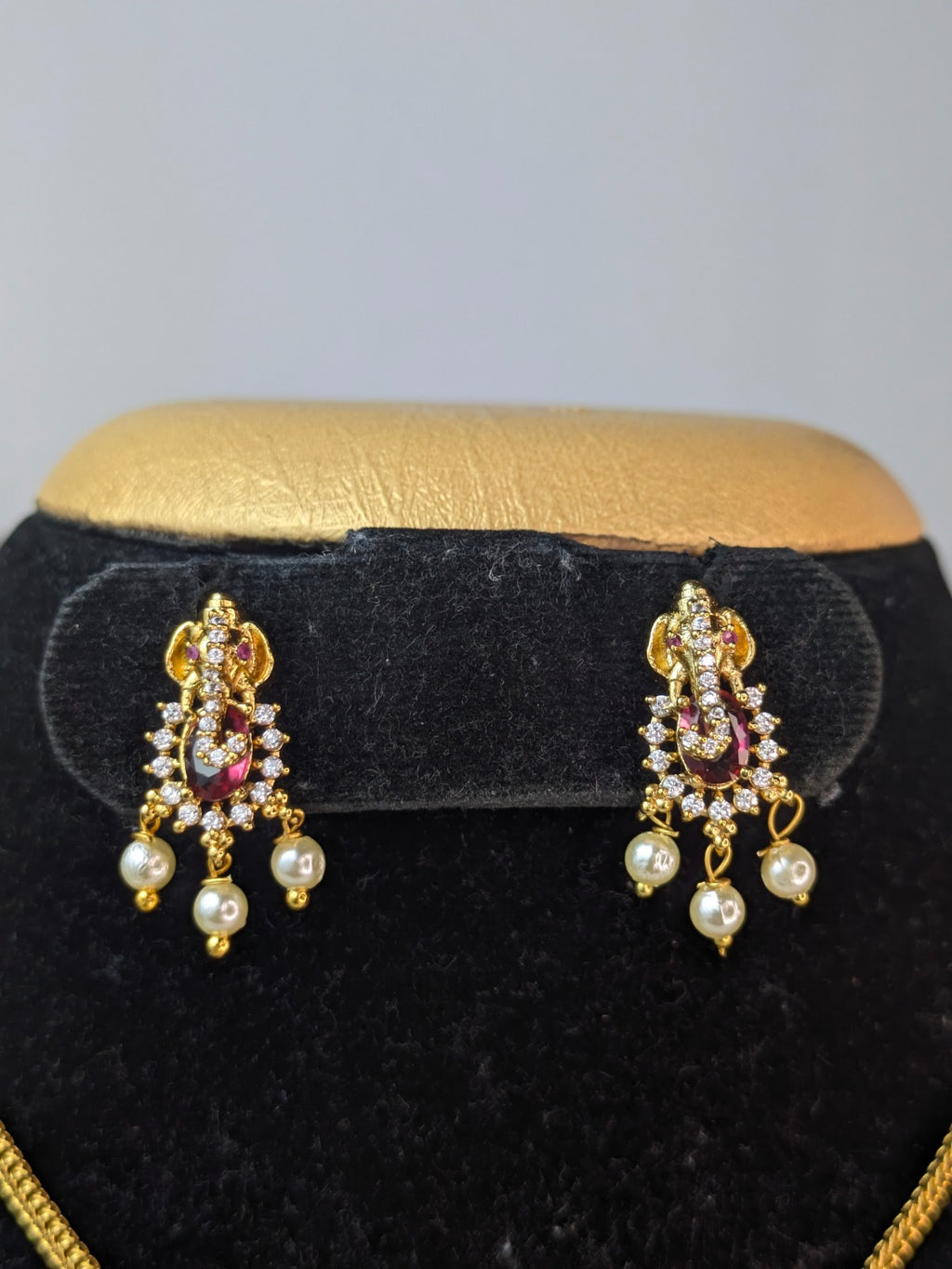 Ruby Stone,Ganesha Attigai