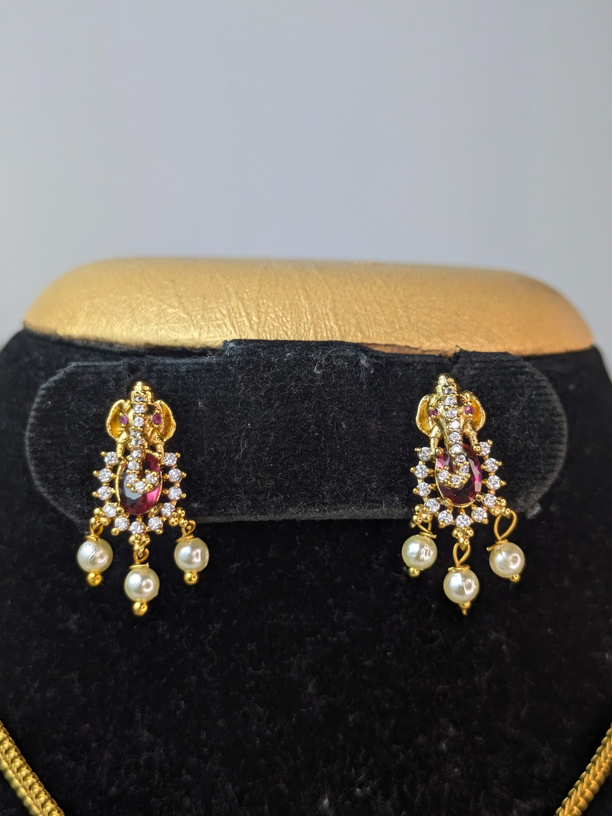 Ruby Stone,Ganesha Attigai