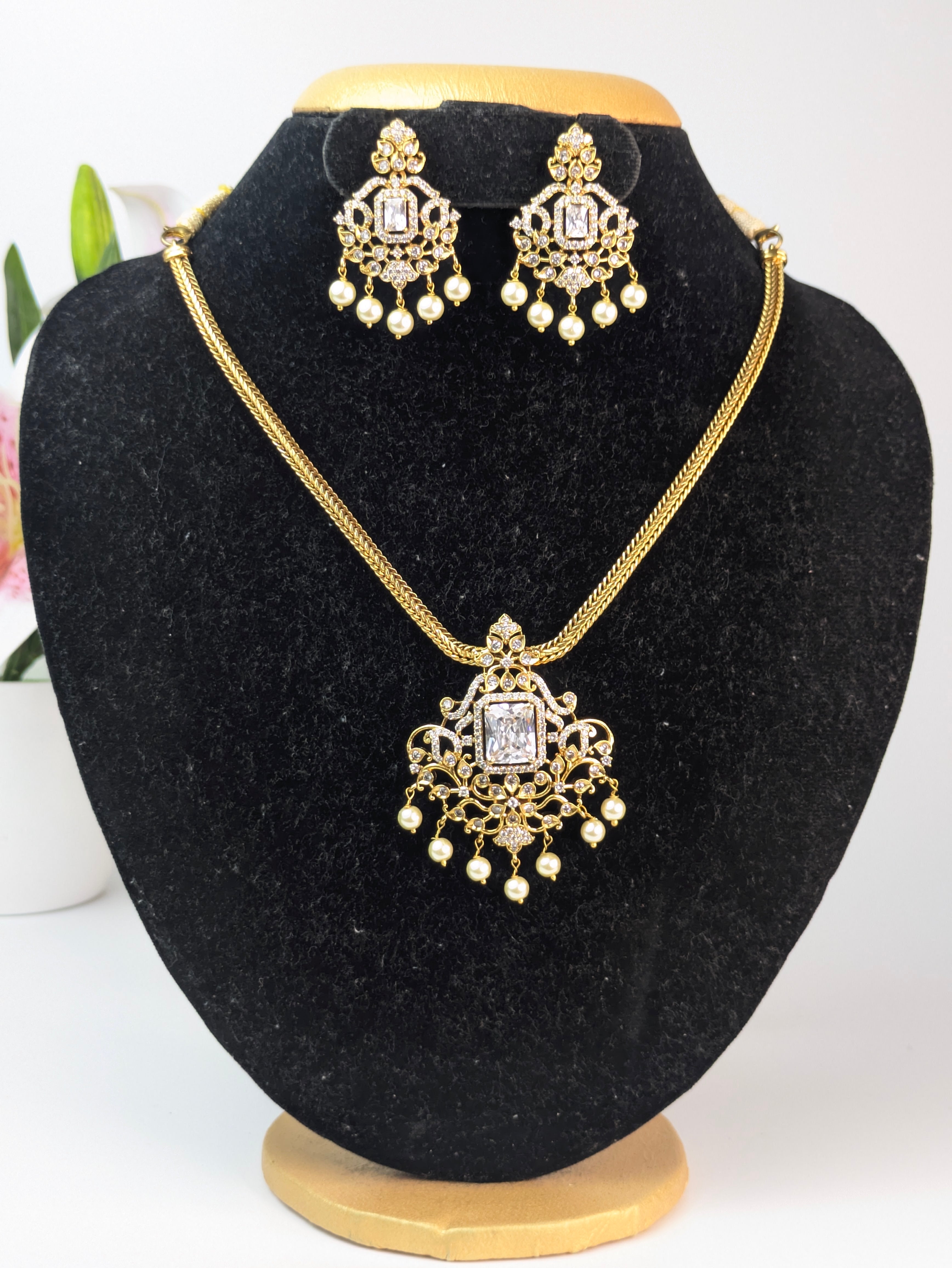 AD Stone Necklace-White