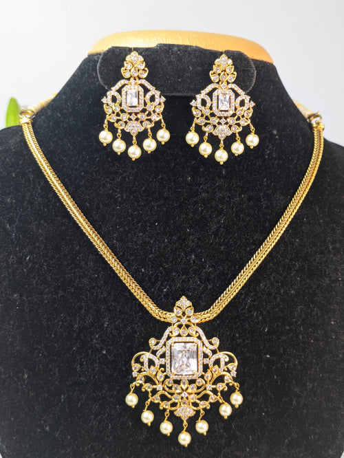 AD Stone Necklace-White