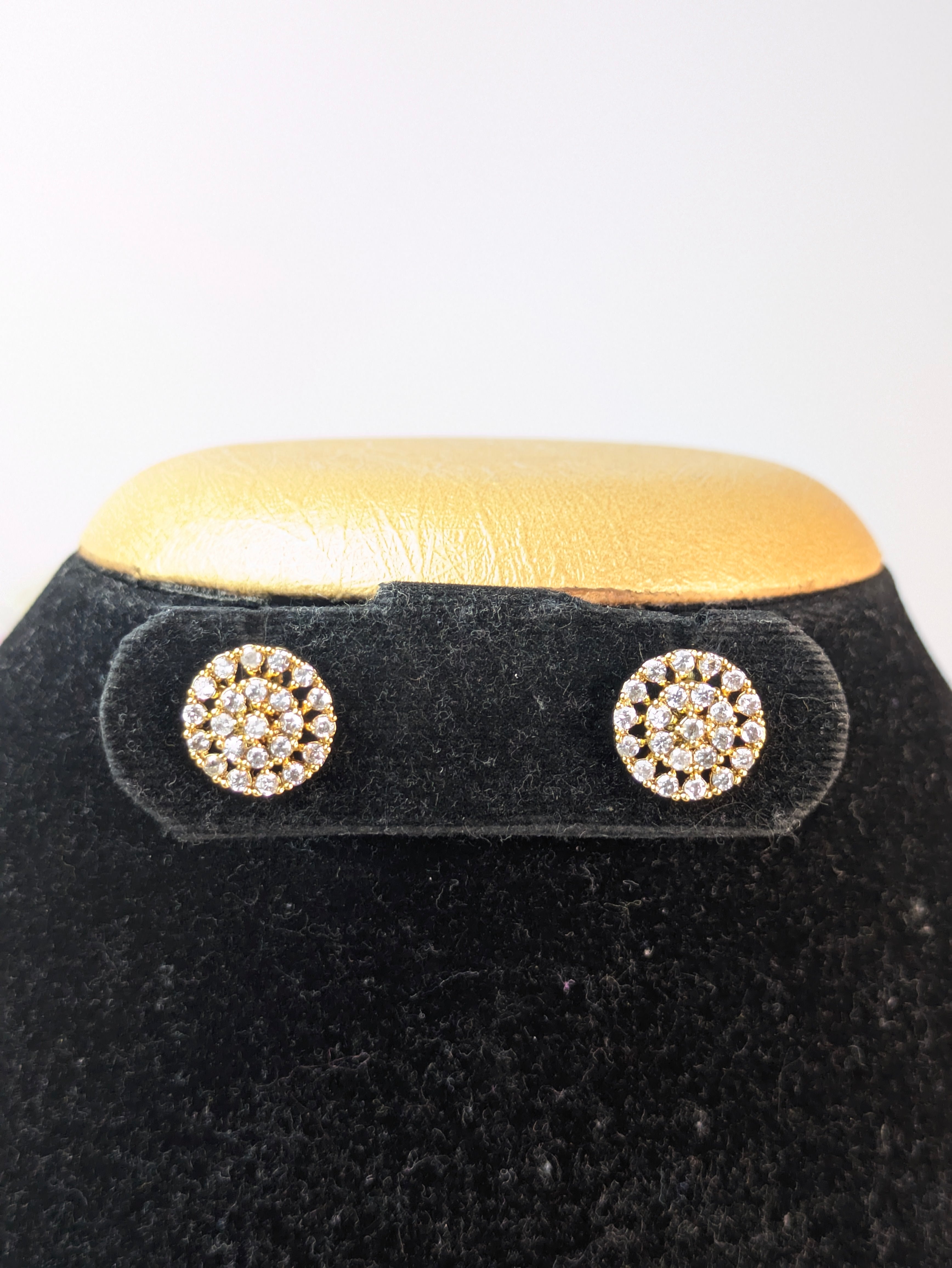 AD Stone Flower Necklace with Stud