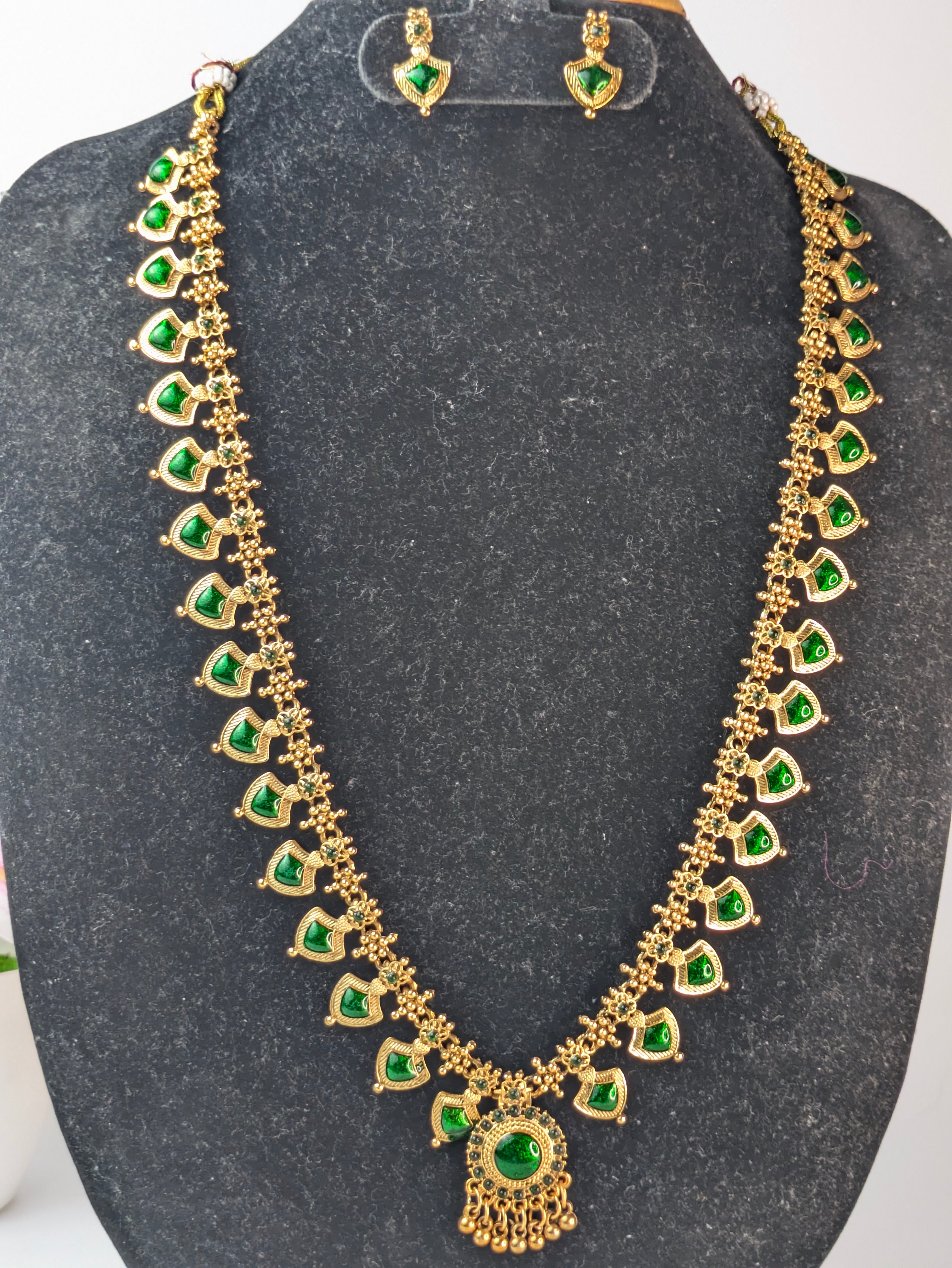 Sullie Basic Kerala Palakka Long Chain