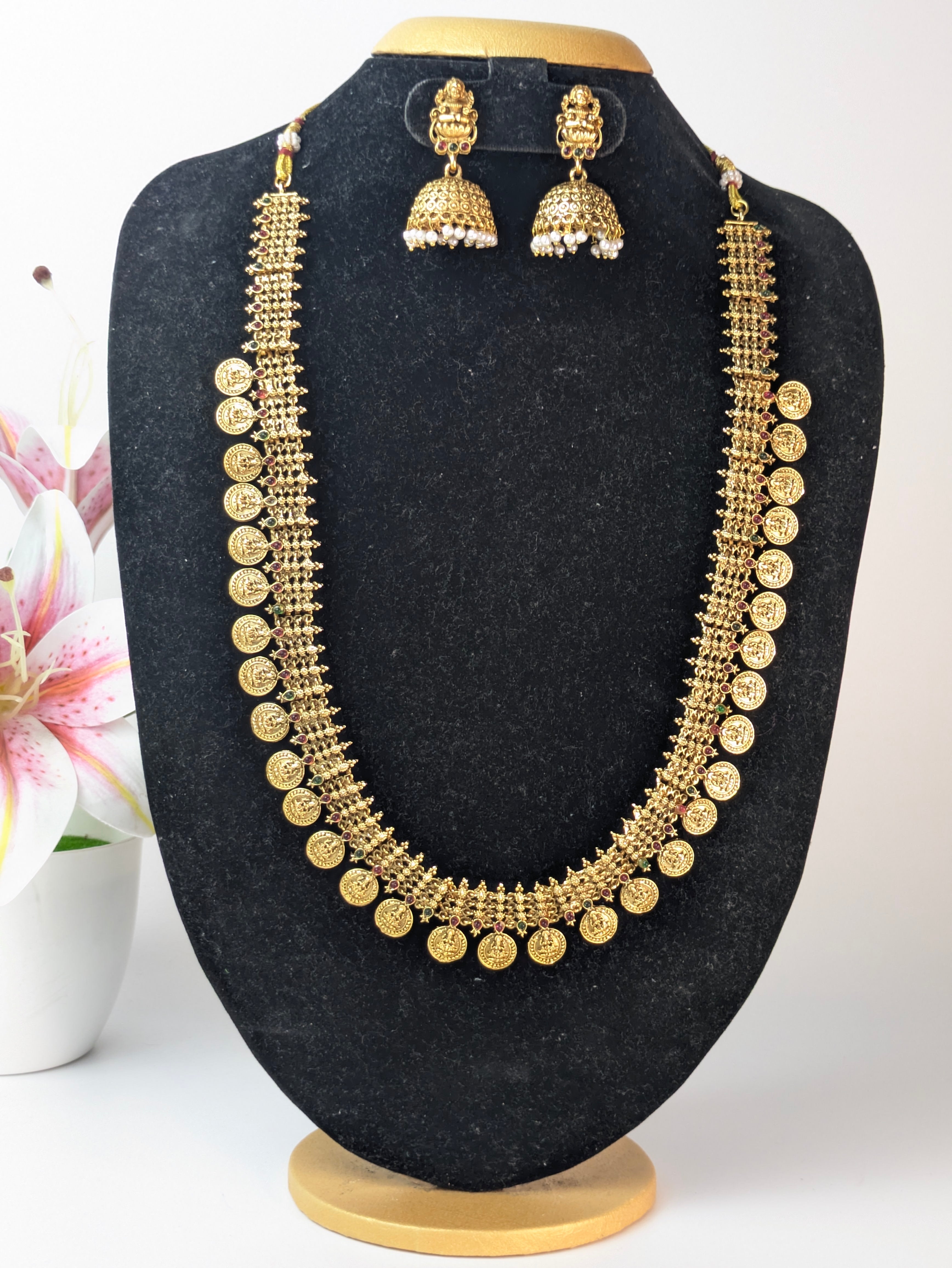 South Indian temple jewelry set