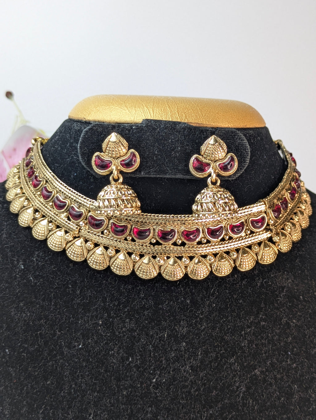 Maroon Kemp Stone Non-Idal Choker