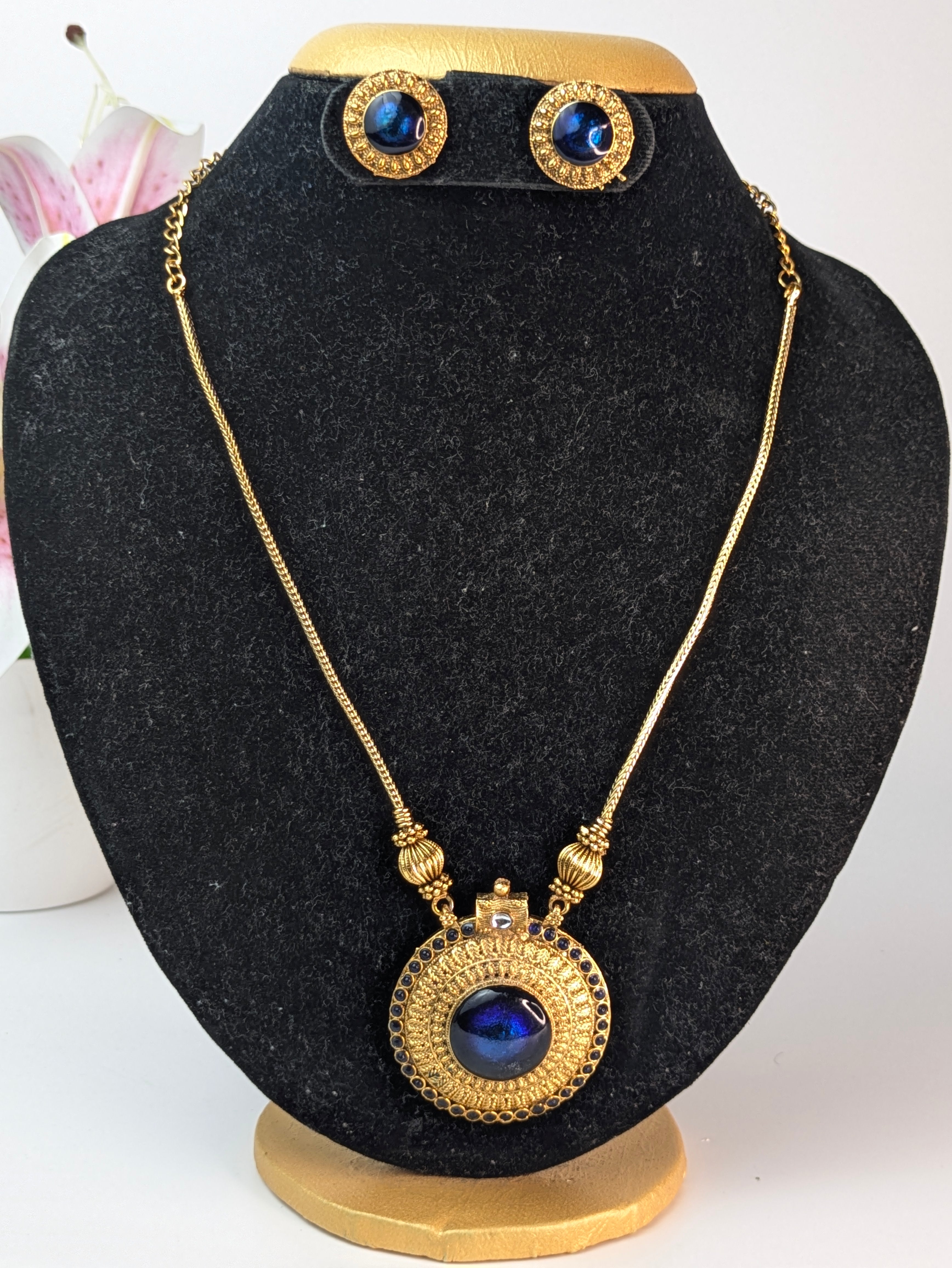 Traditional Indian jewelry set
