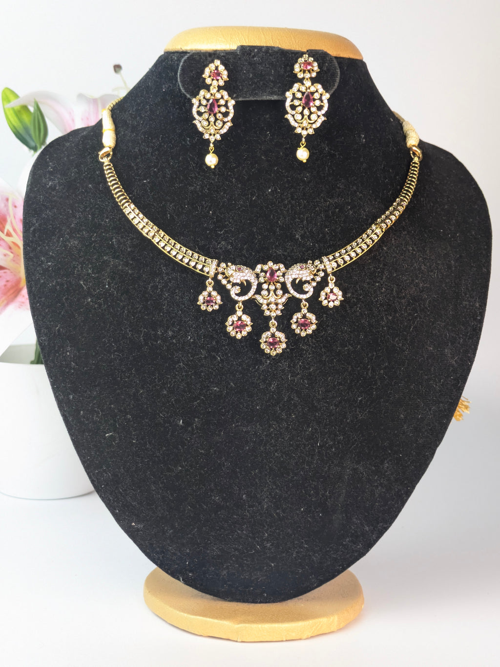 Ruby Elephant Motiv Hasli Set