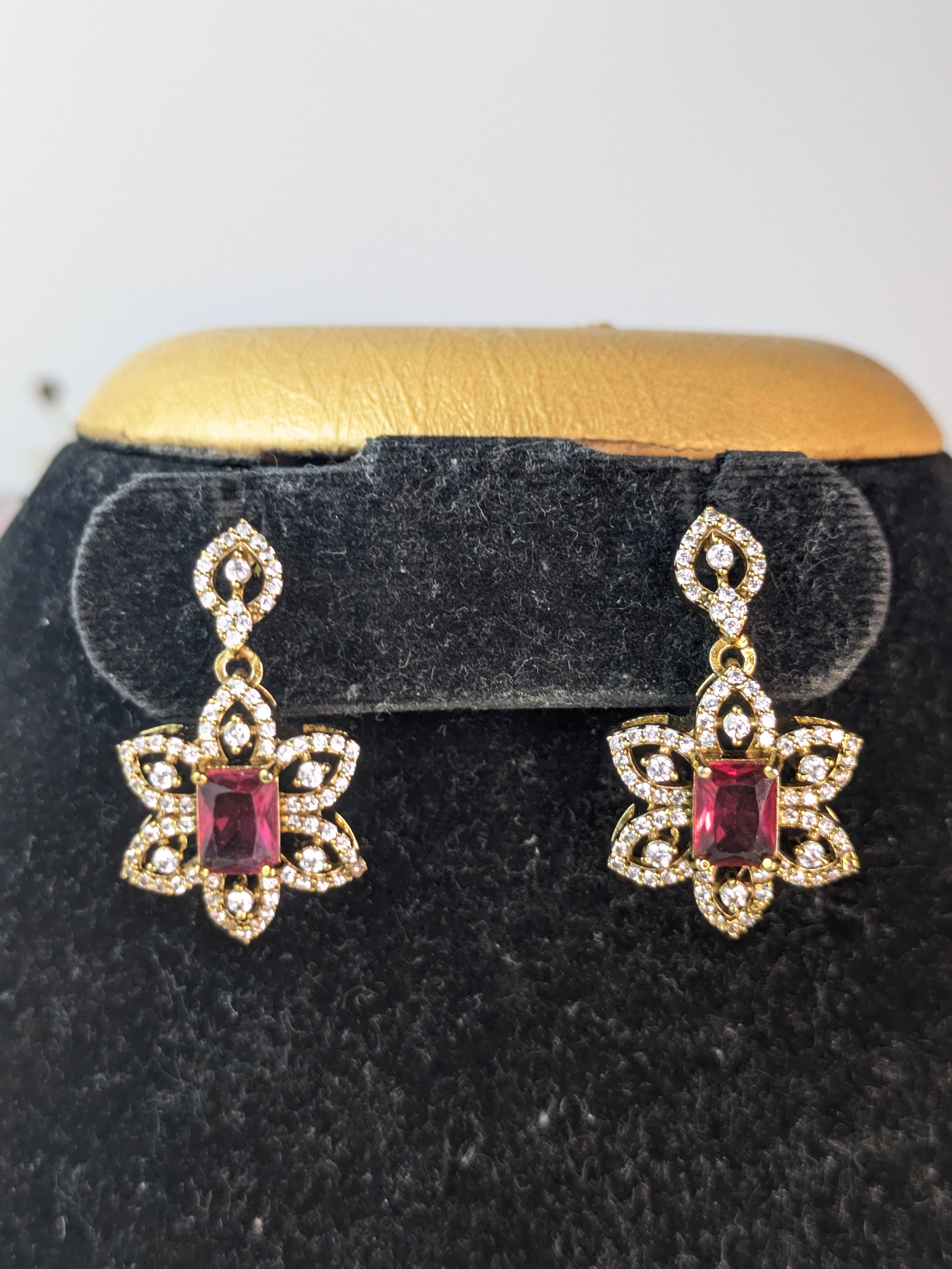 Ruby Floral Hasli