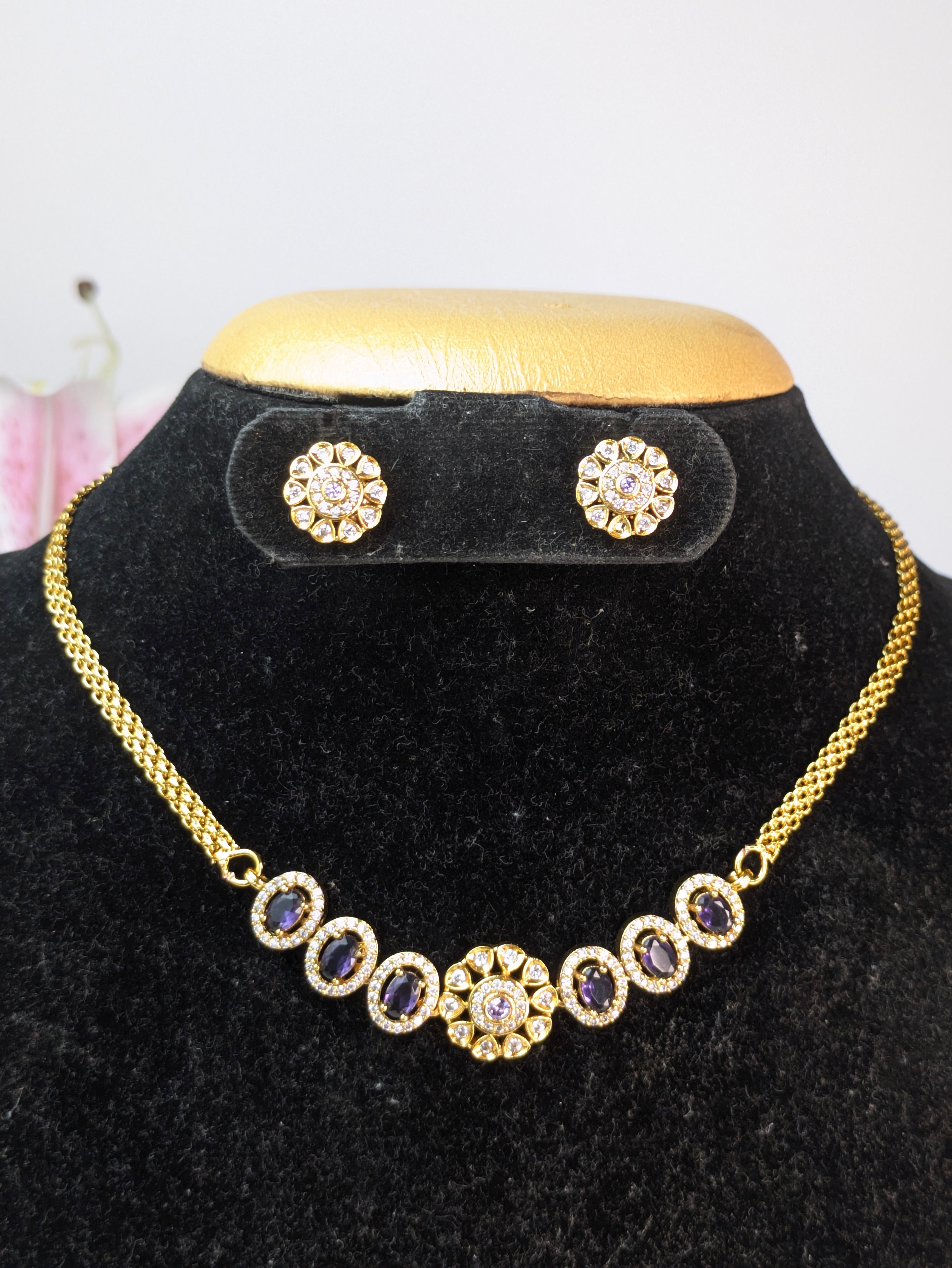 Victorian-Style Choker Set-Violet