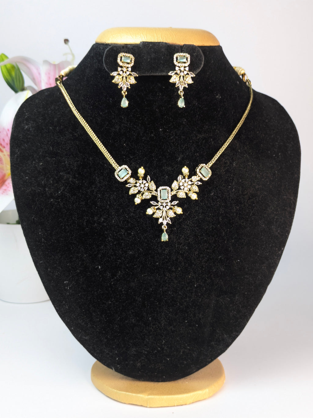 Light Green AD Short Necklace Set