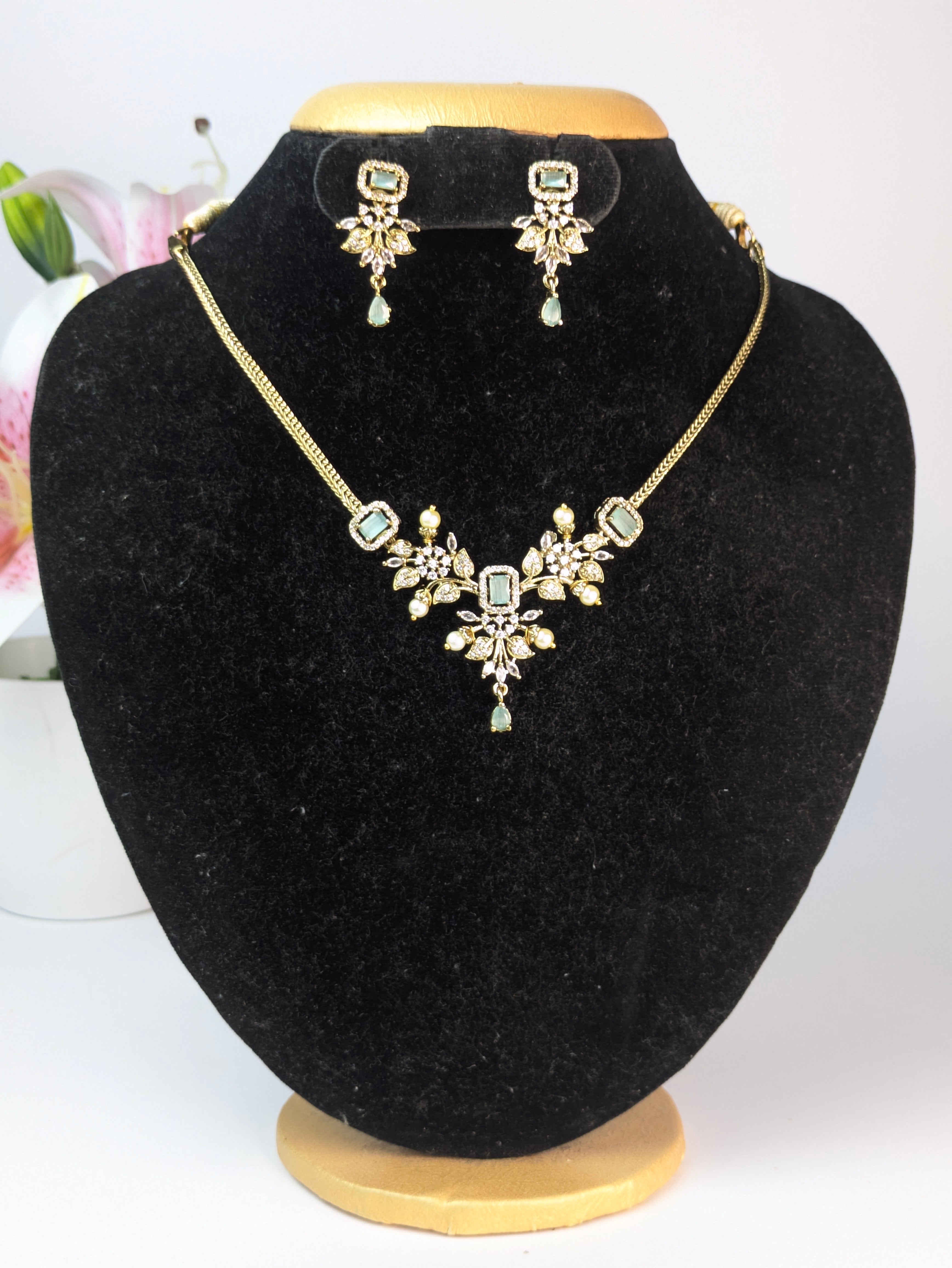 Light Green AD Short Necklace Set
