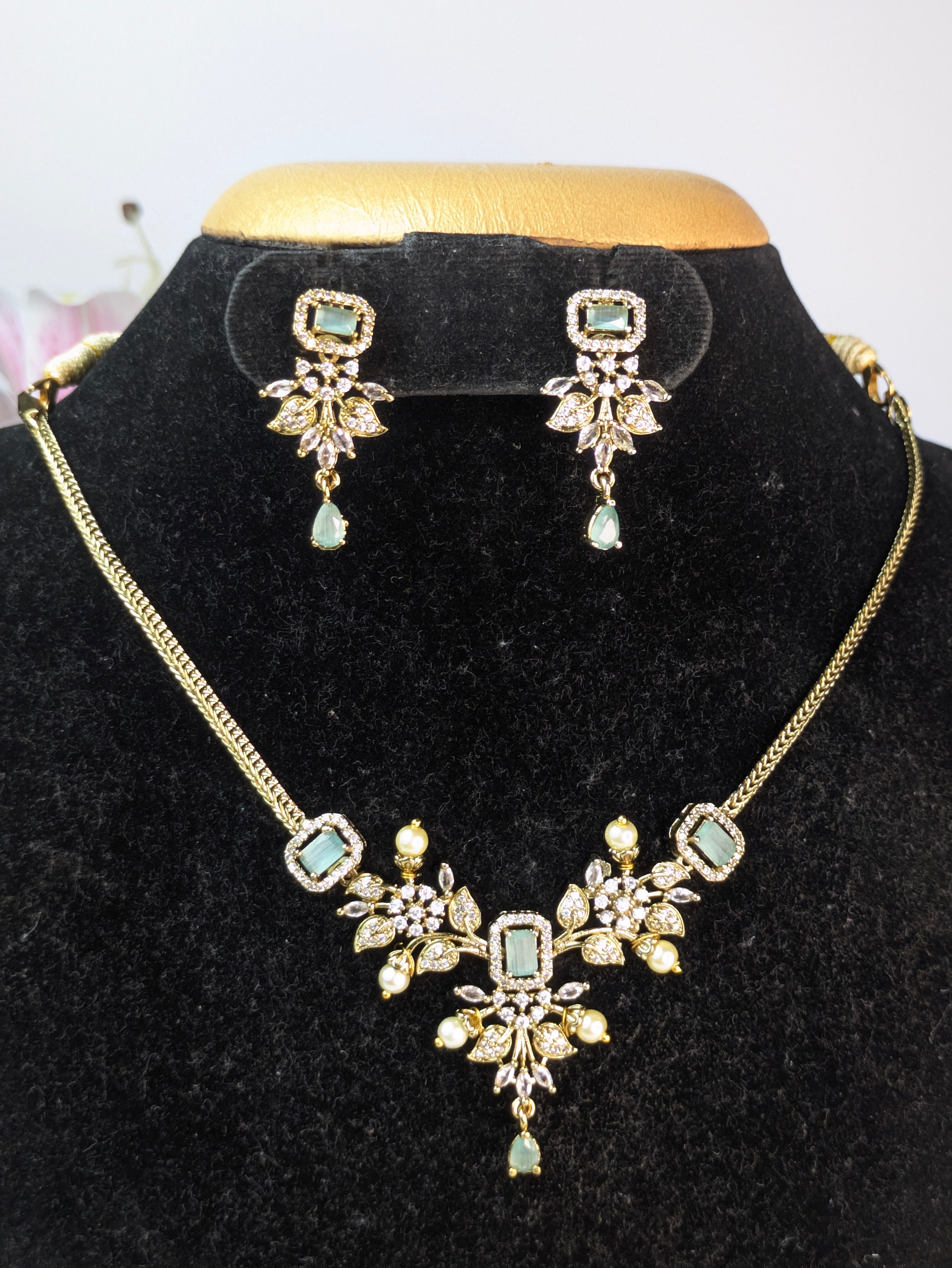 Light Green AD Short Necklace Set