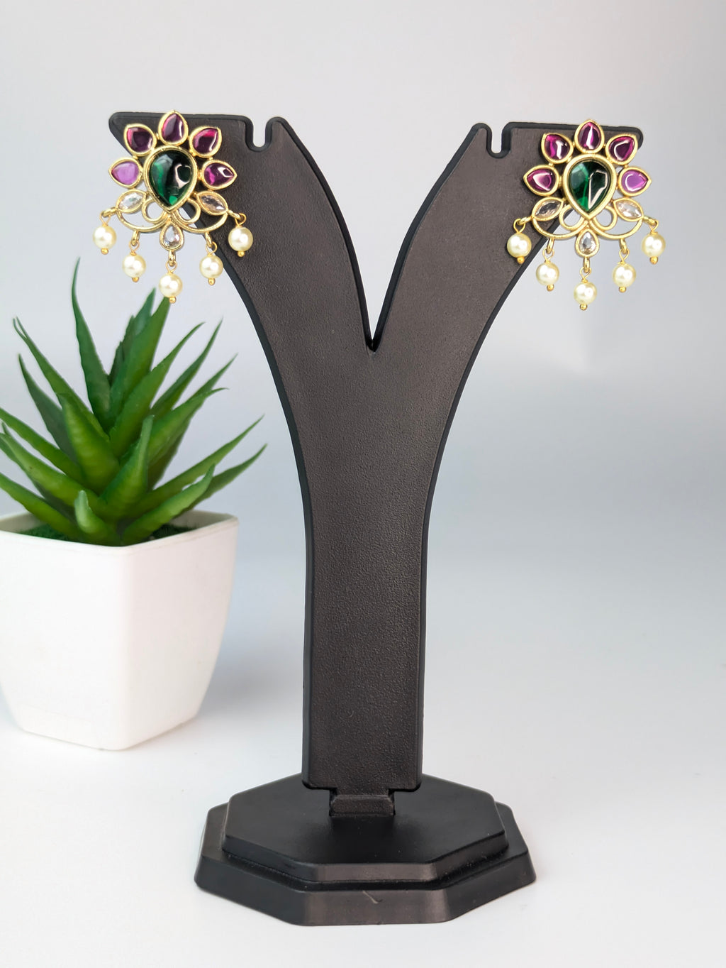 Pearl Drop Ear Stud