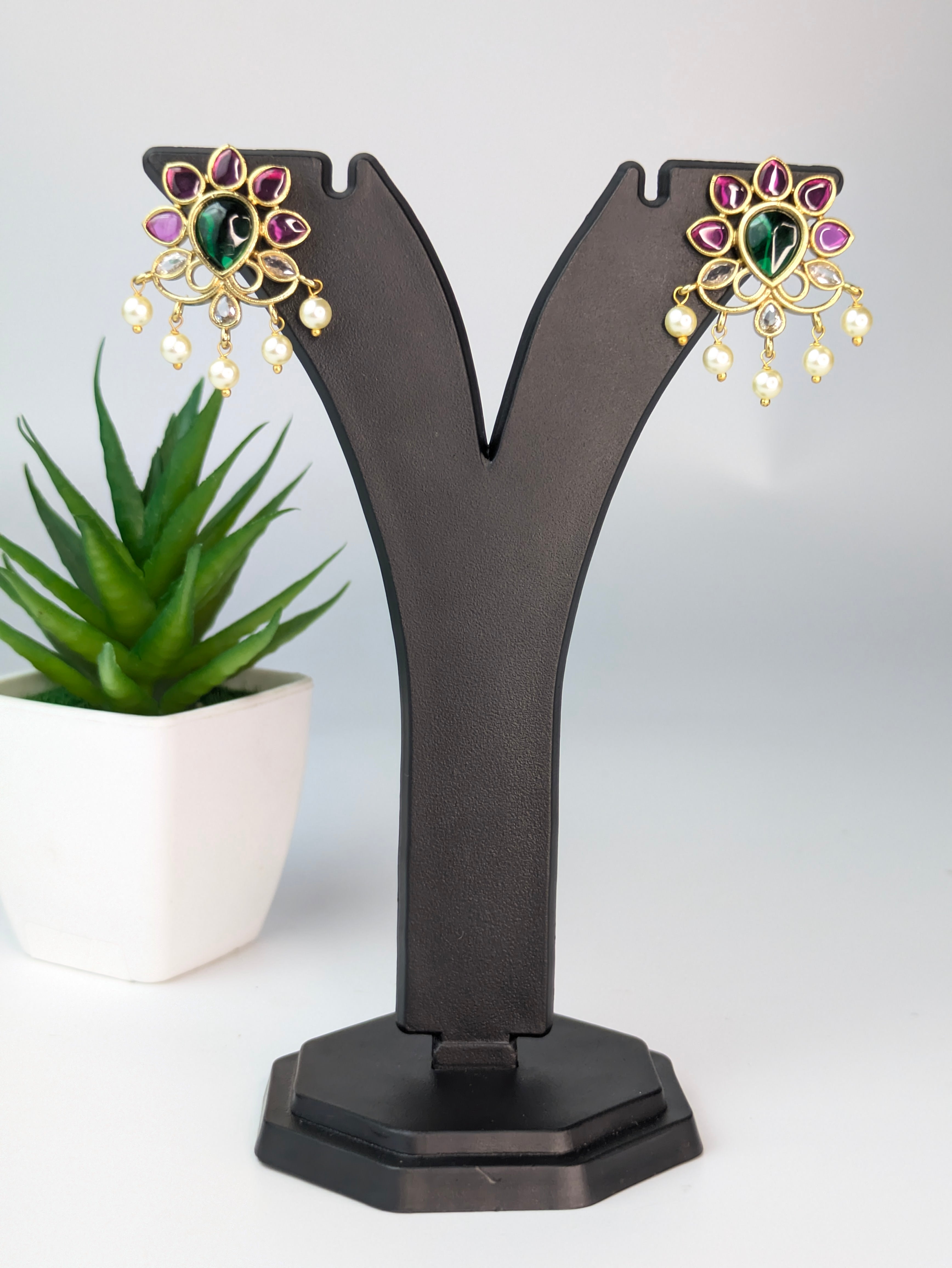 Pearl Drop Ear Stud