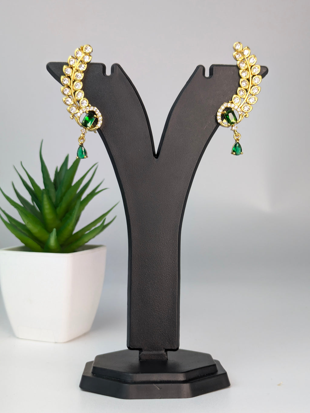 Leaf Stud-Pink