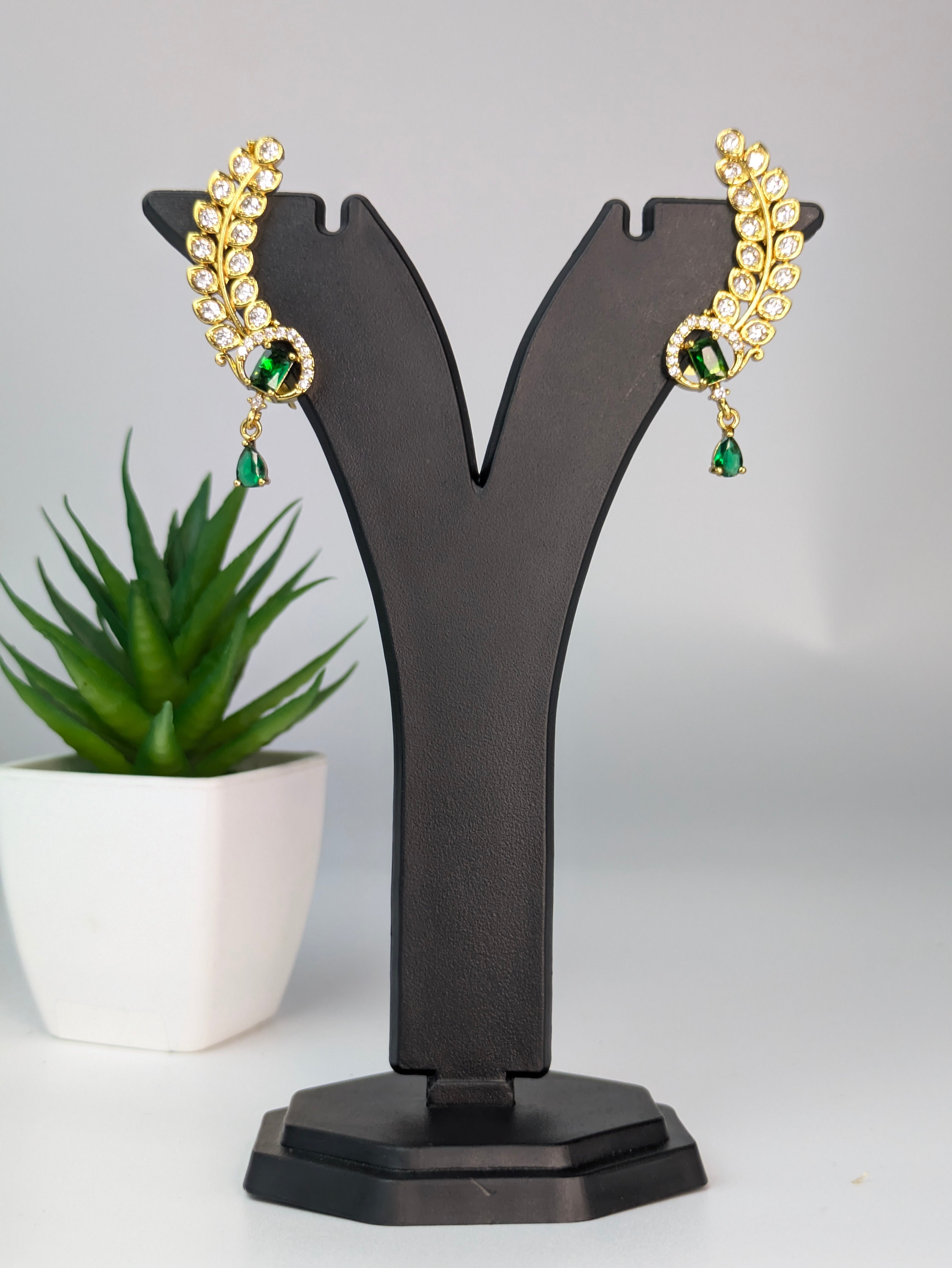 Leaf Stud-Pink