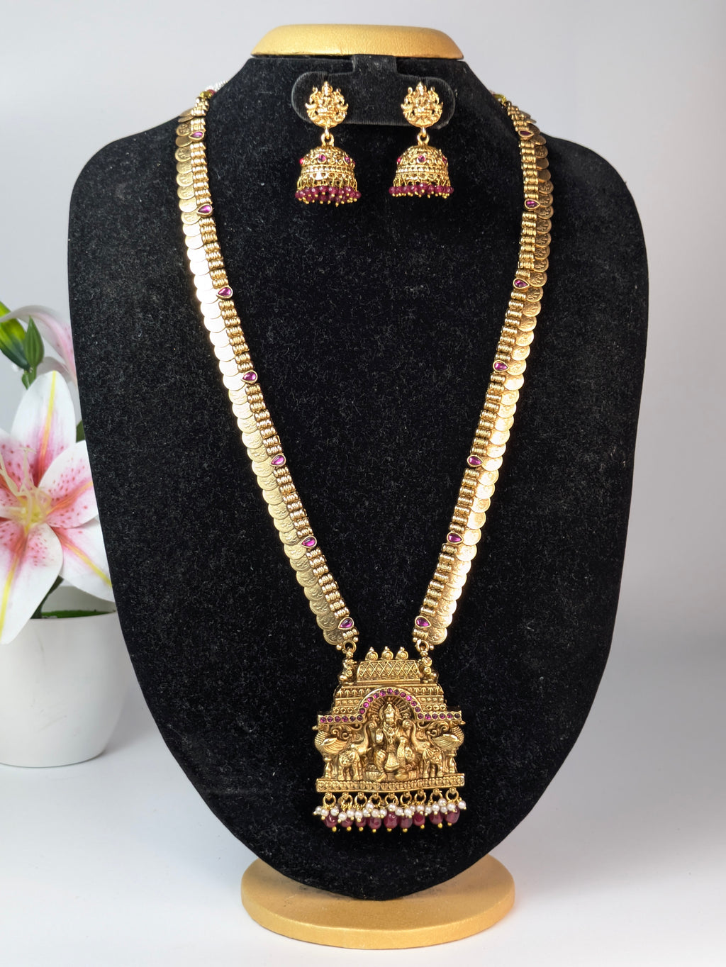 Antique gold-finished temple Haram-Pink