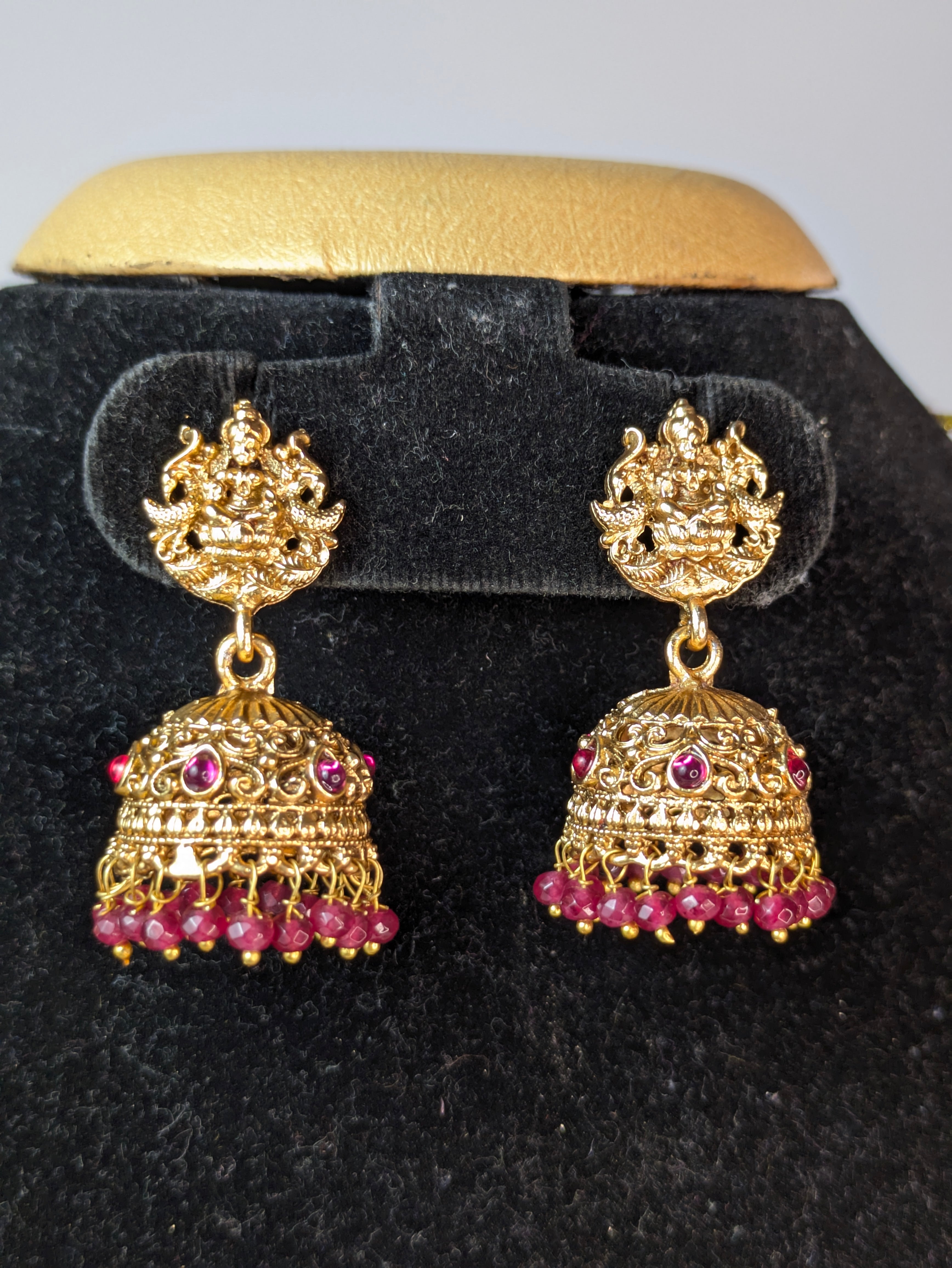 Antique gold-finished temple Haram-Pink