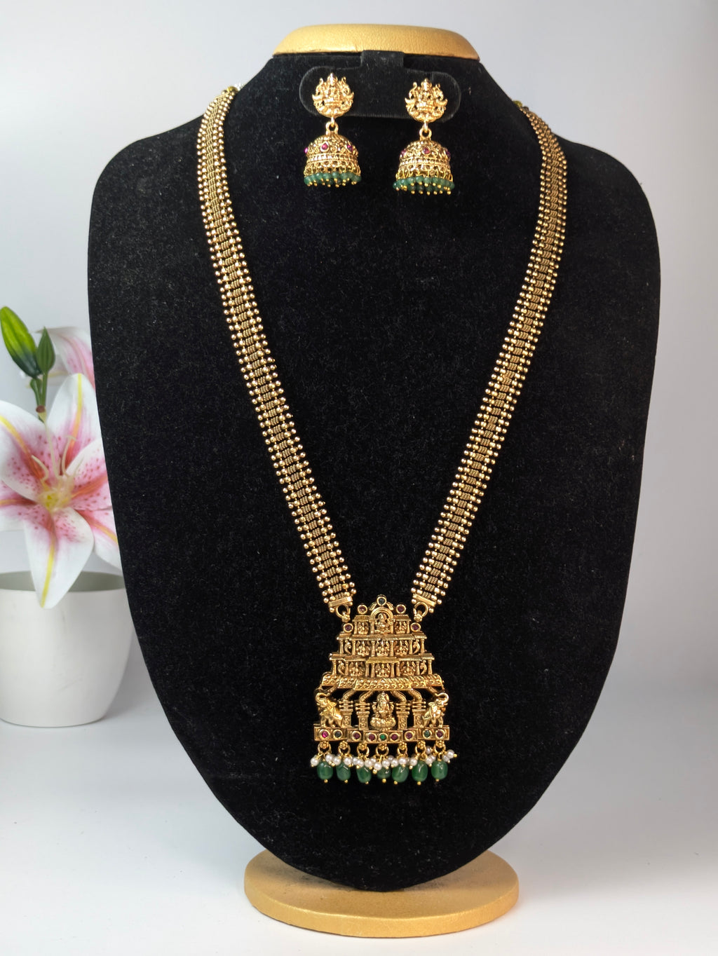 Matte-gold finish temple haram