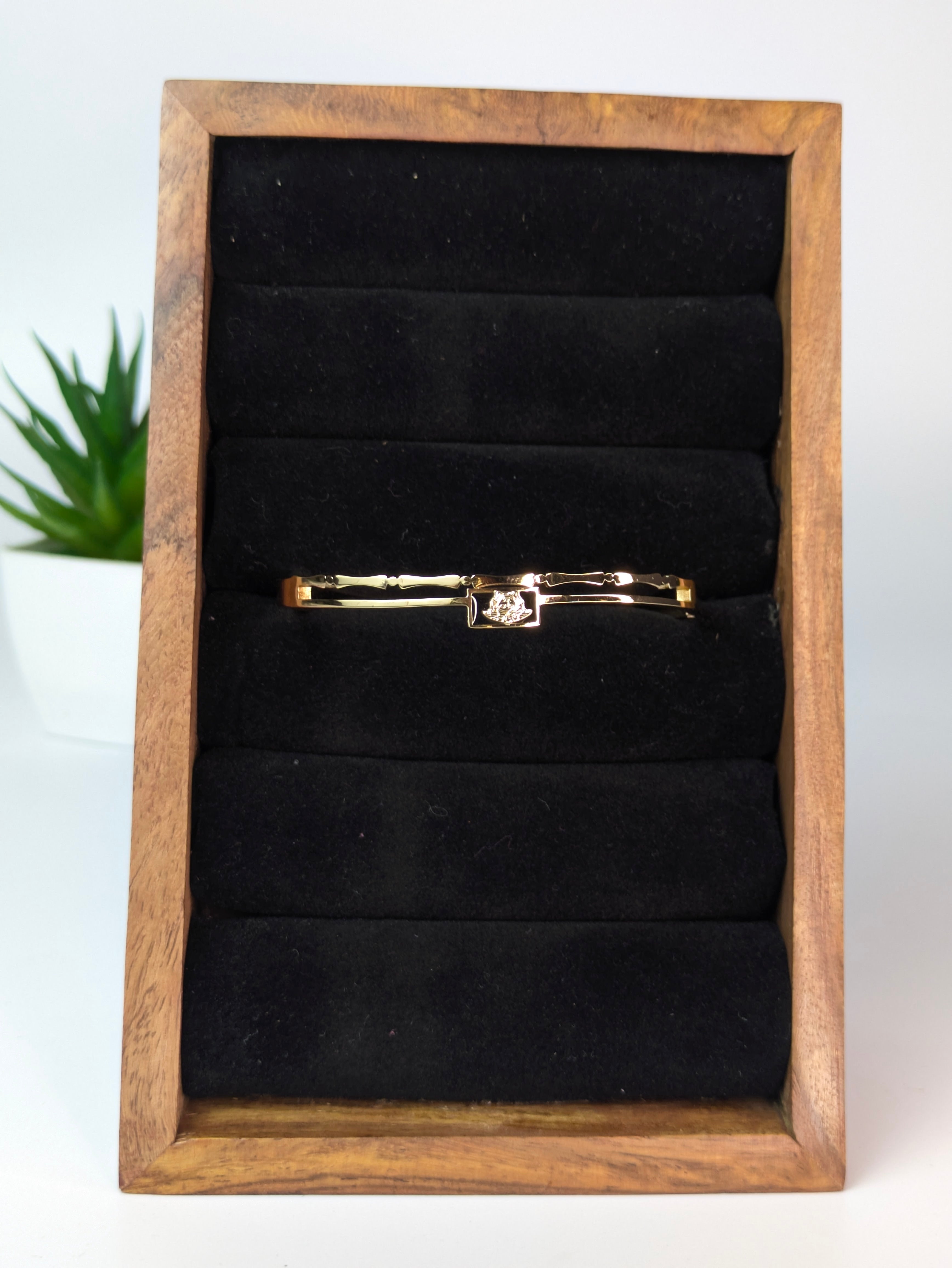 Slim cuff bracelet / Kada