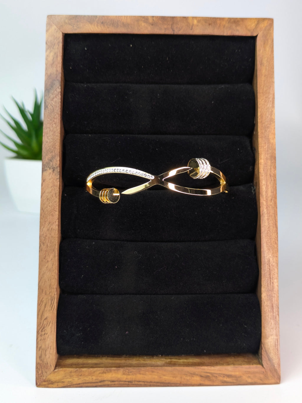 Open-cuff bypass bangle / Hinged Kada