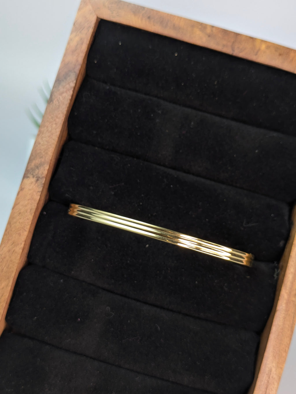 Rigid cuff bracelet