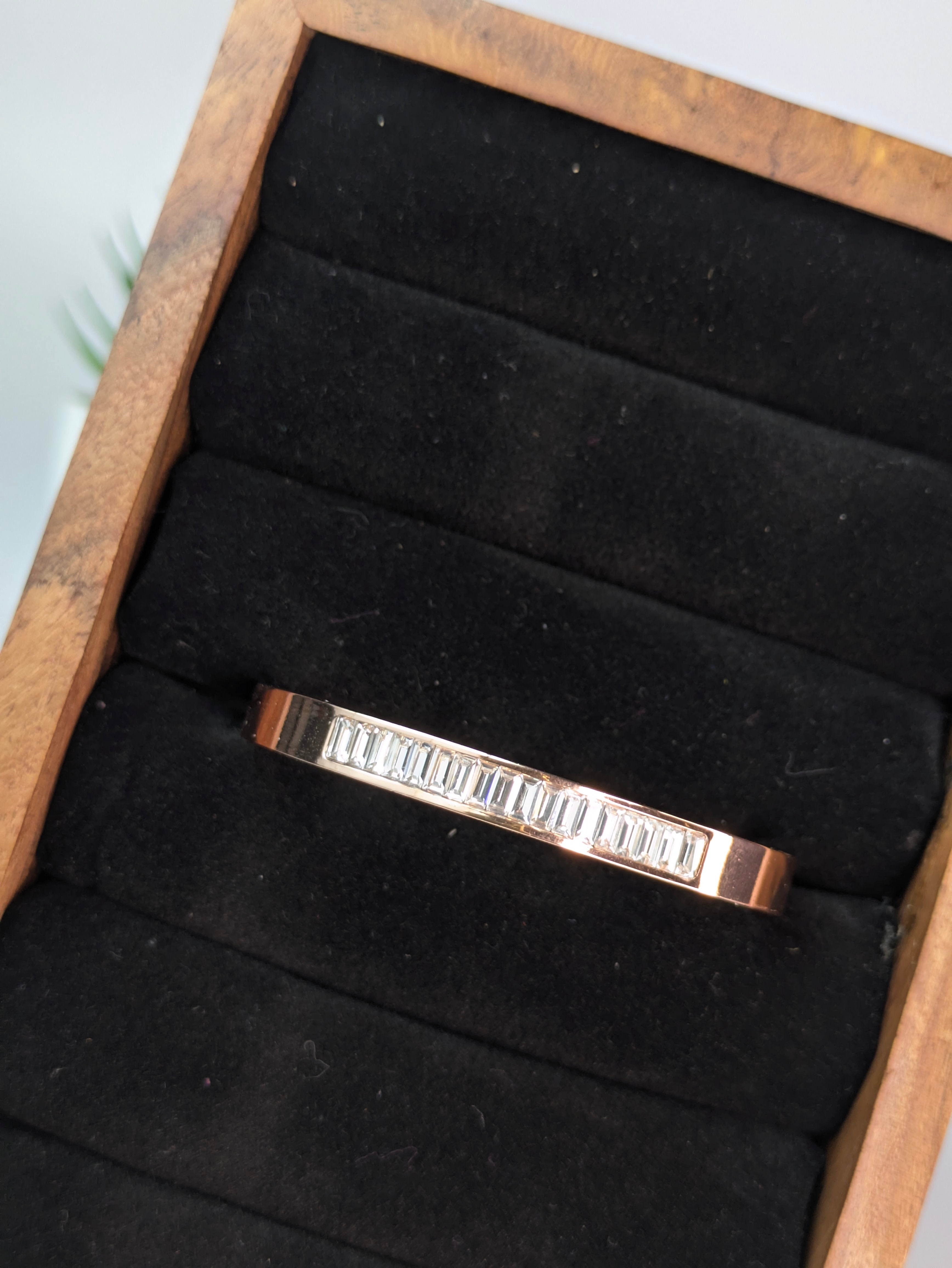 Half eternity band ring