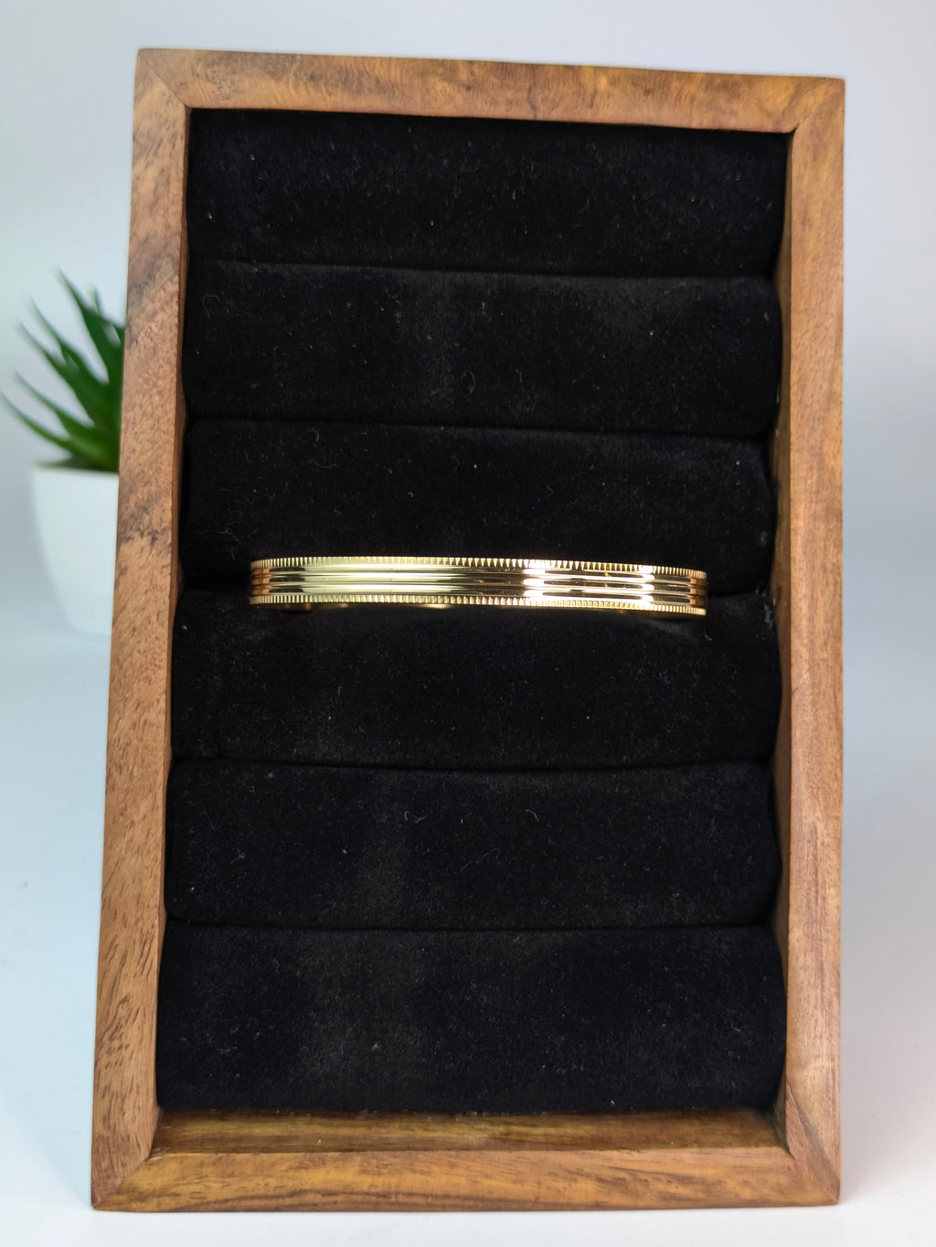 Rigid multi-rail cuff bracelet / Kada