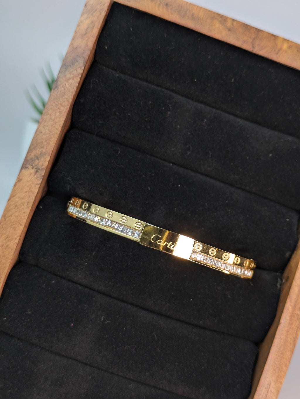 Luxury-inspired bangle