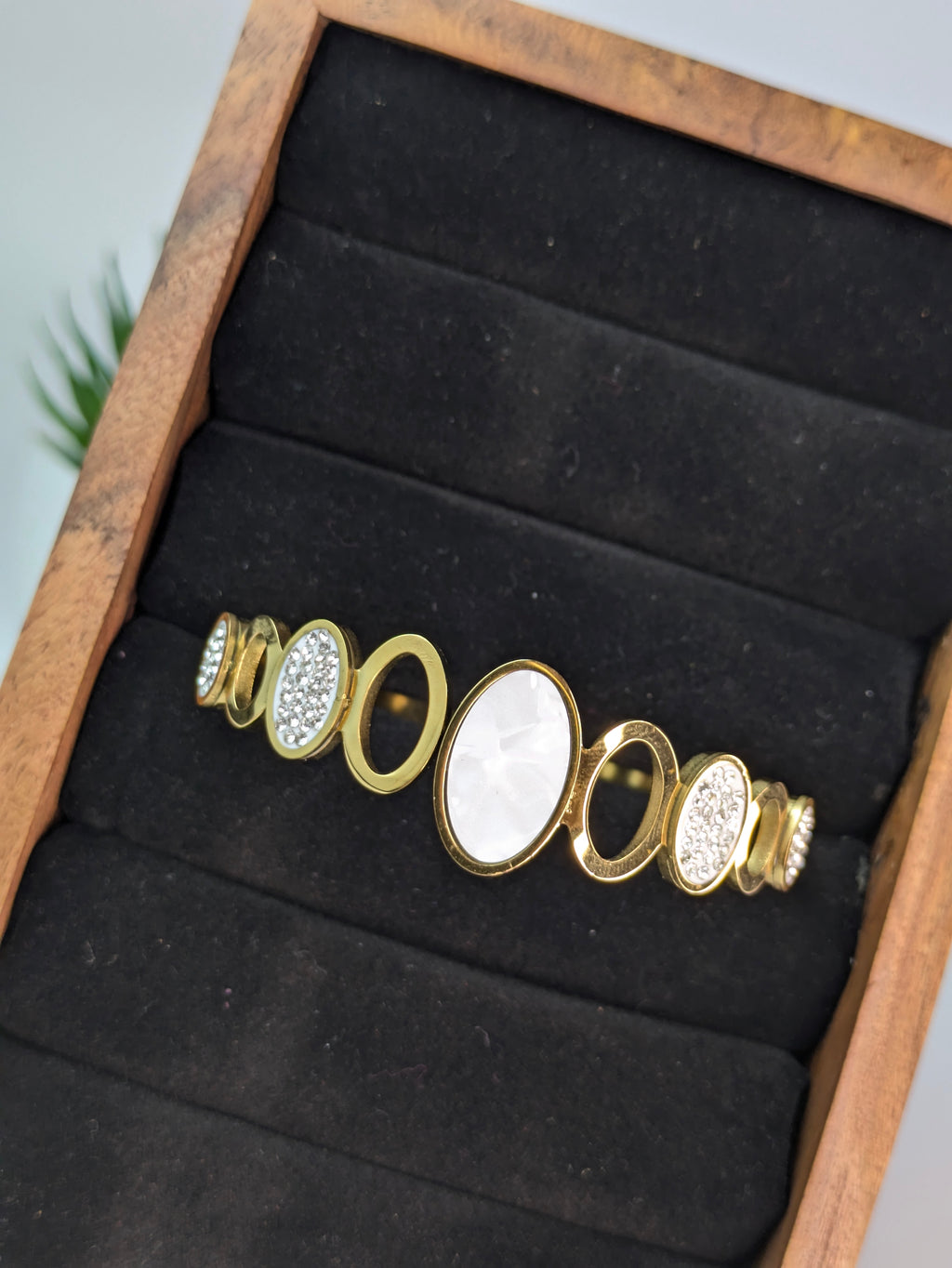 Oval Shape Design Bangle