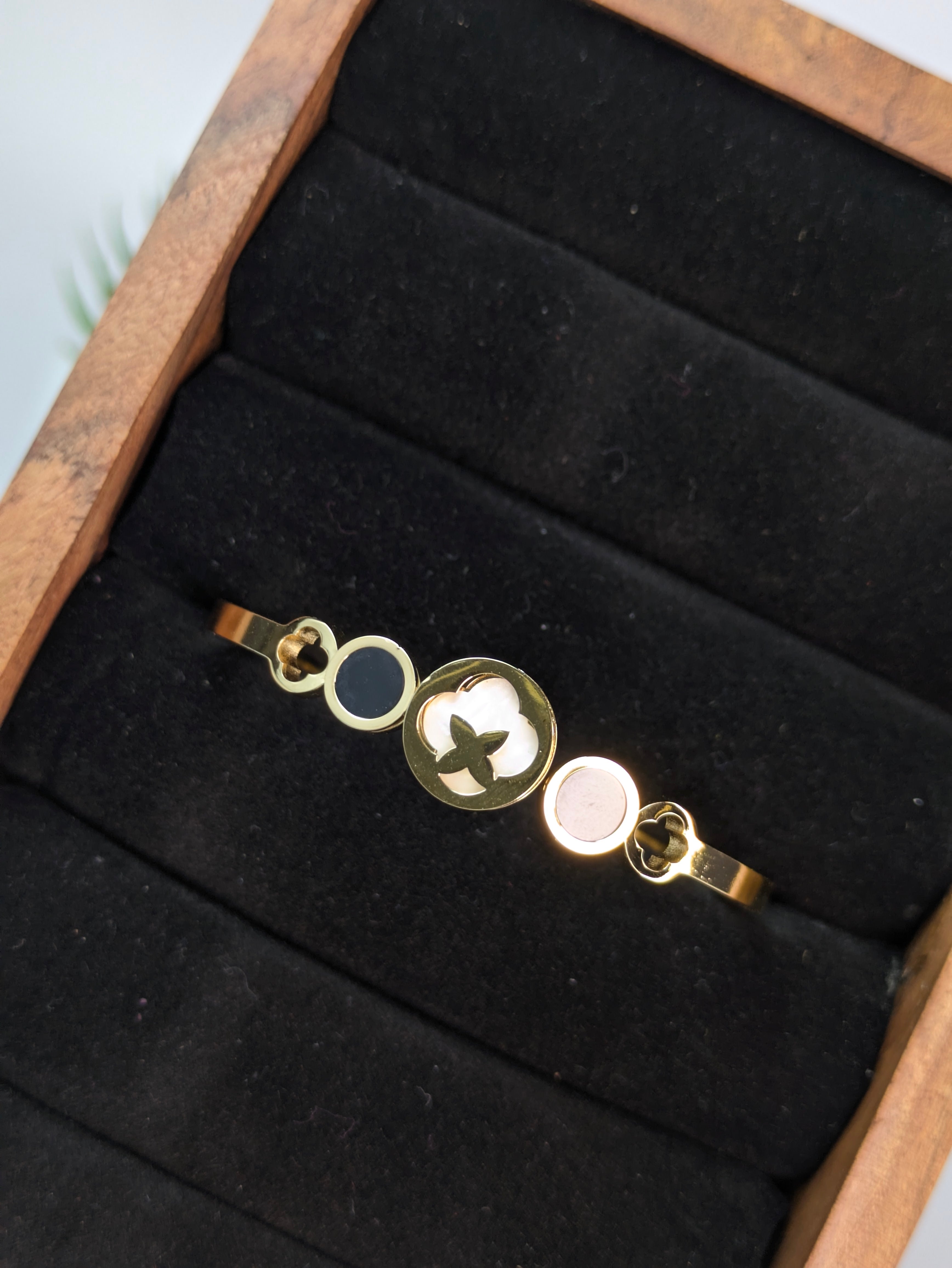 Elegant Design Bangle-Thin Wrist Size