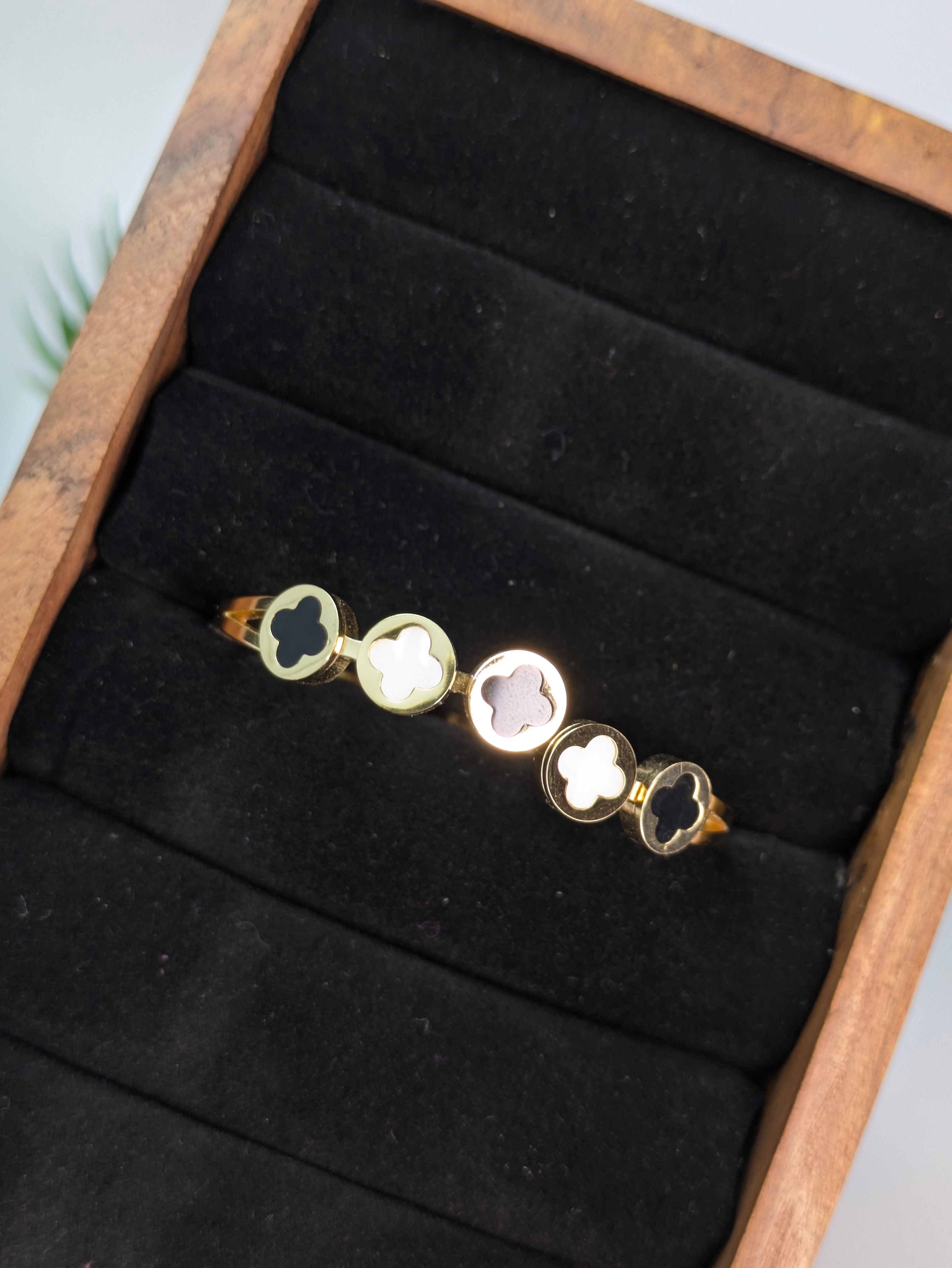 Black and White Flower Bangle-Thin Wrist Size