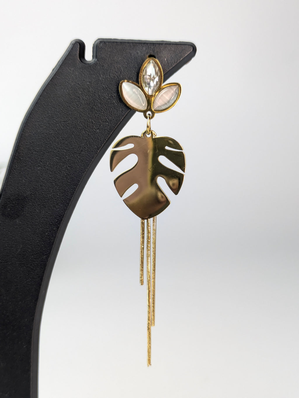 Dangler earrings with chain tassels