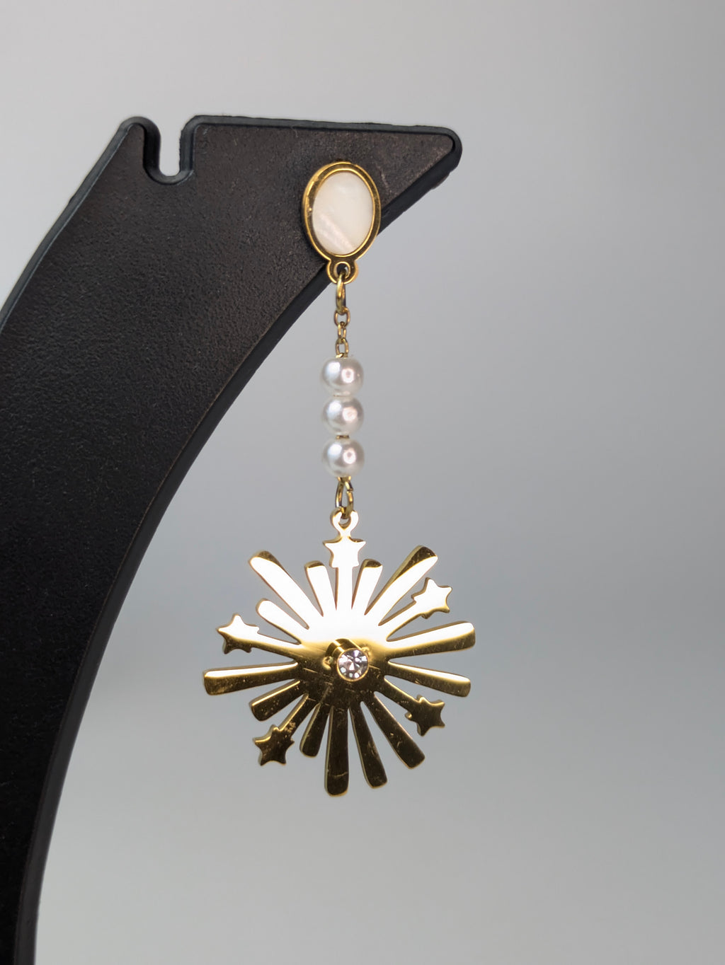 Vintage celestial aesthetic earring