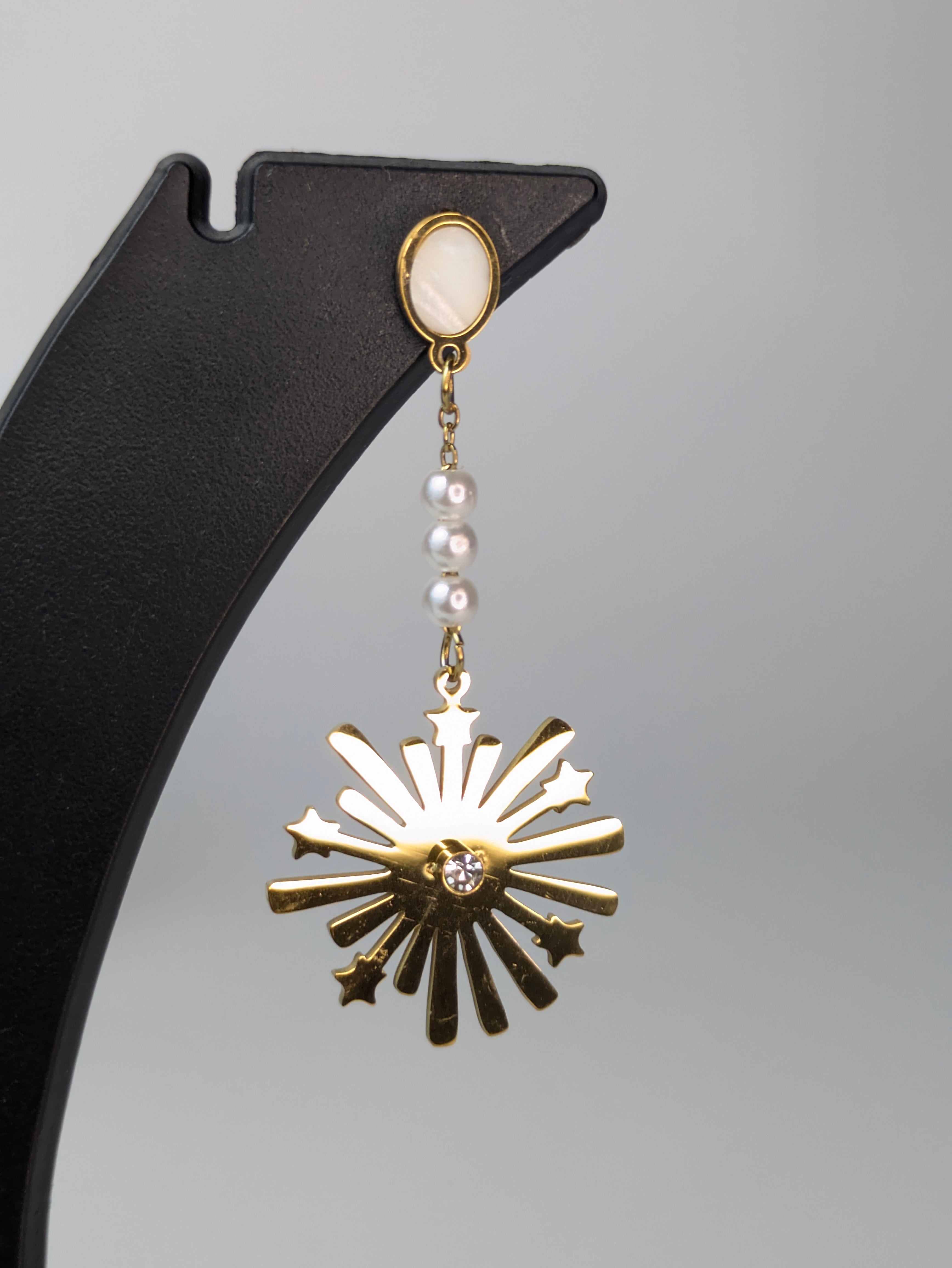 Vintage celestial aesthetic earring