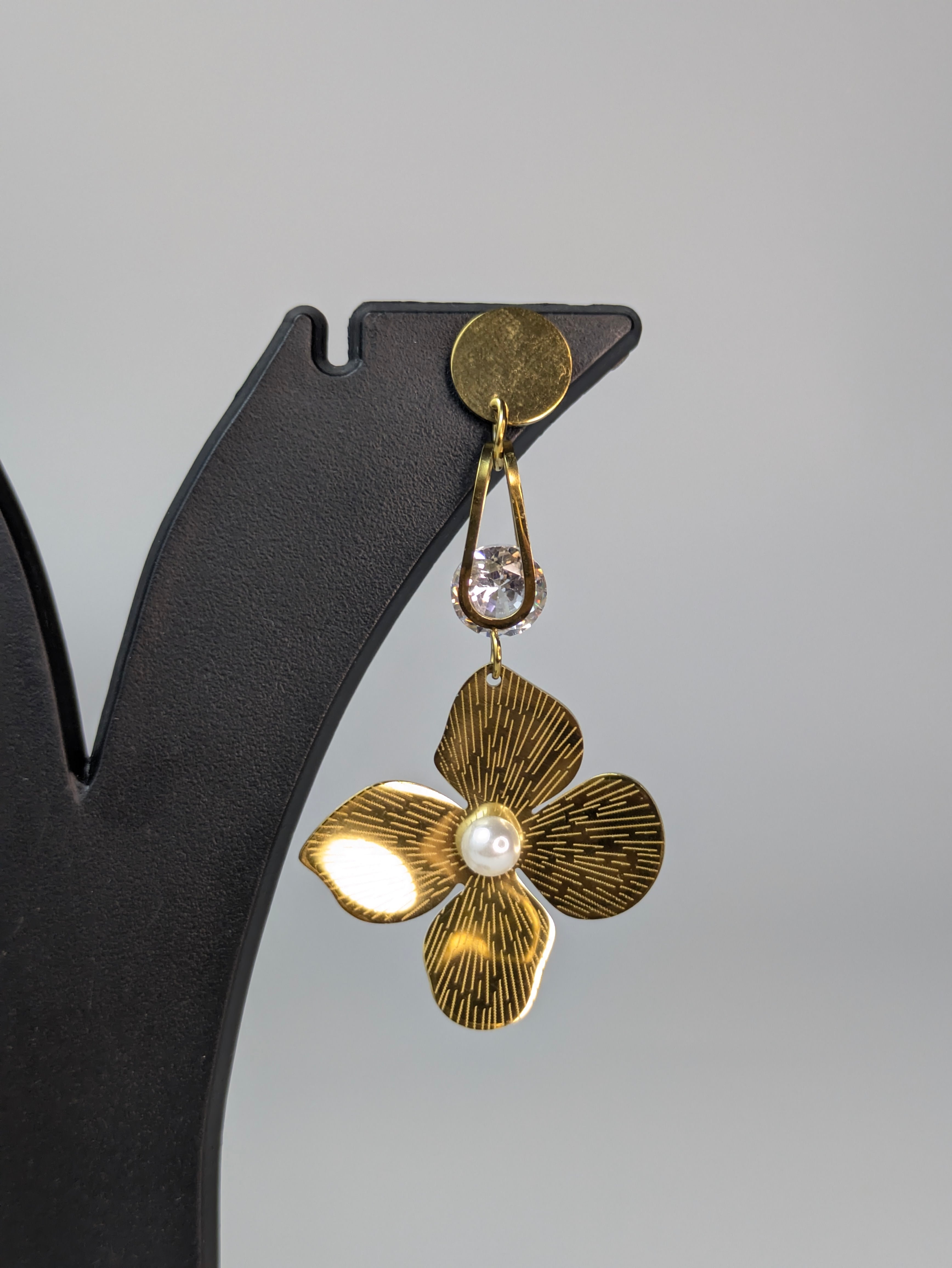 Botanical aesthetic earring