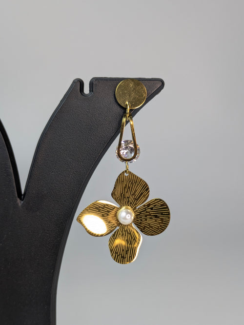 Botanical aesthetic earring