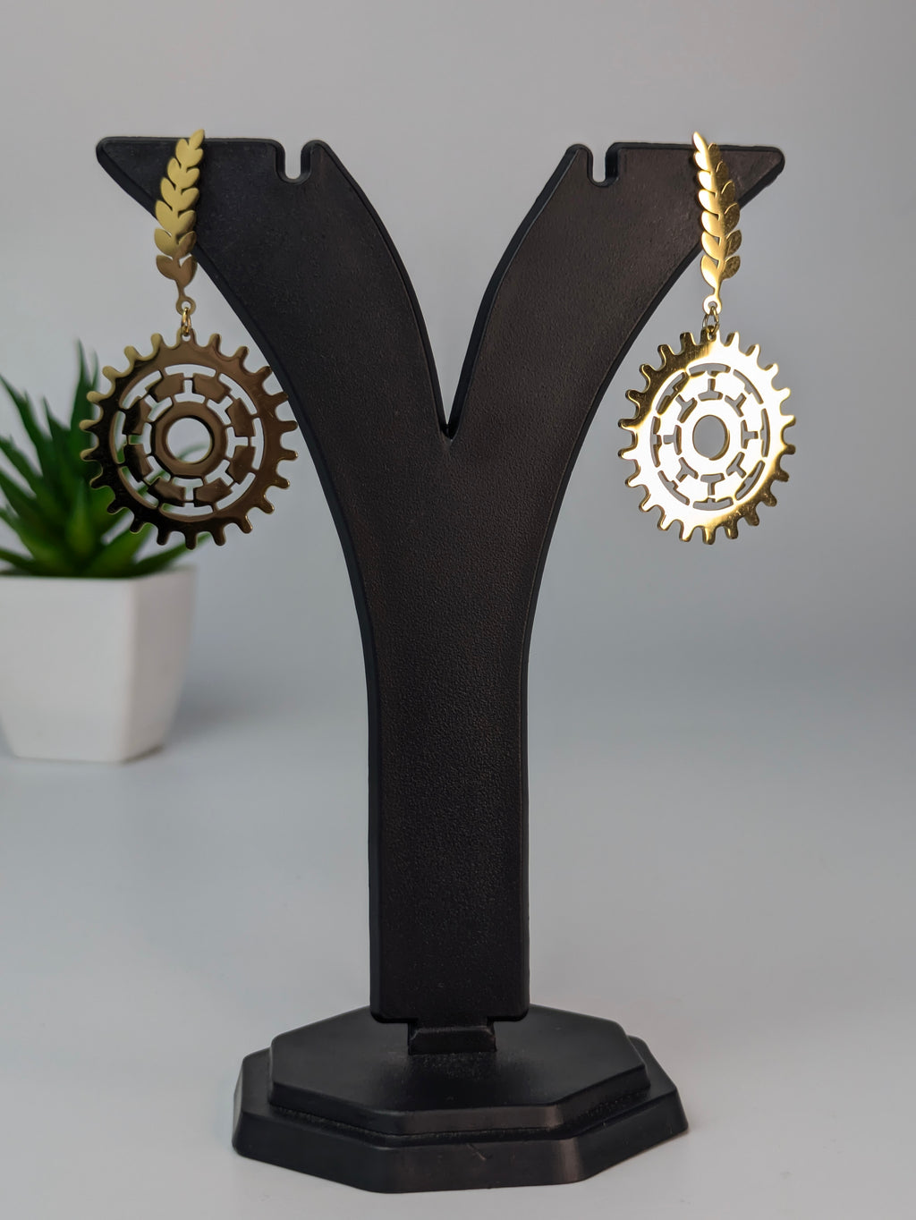 Gear earring