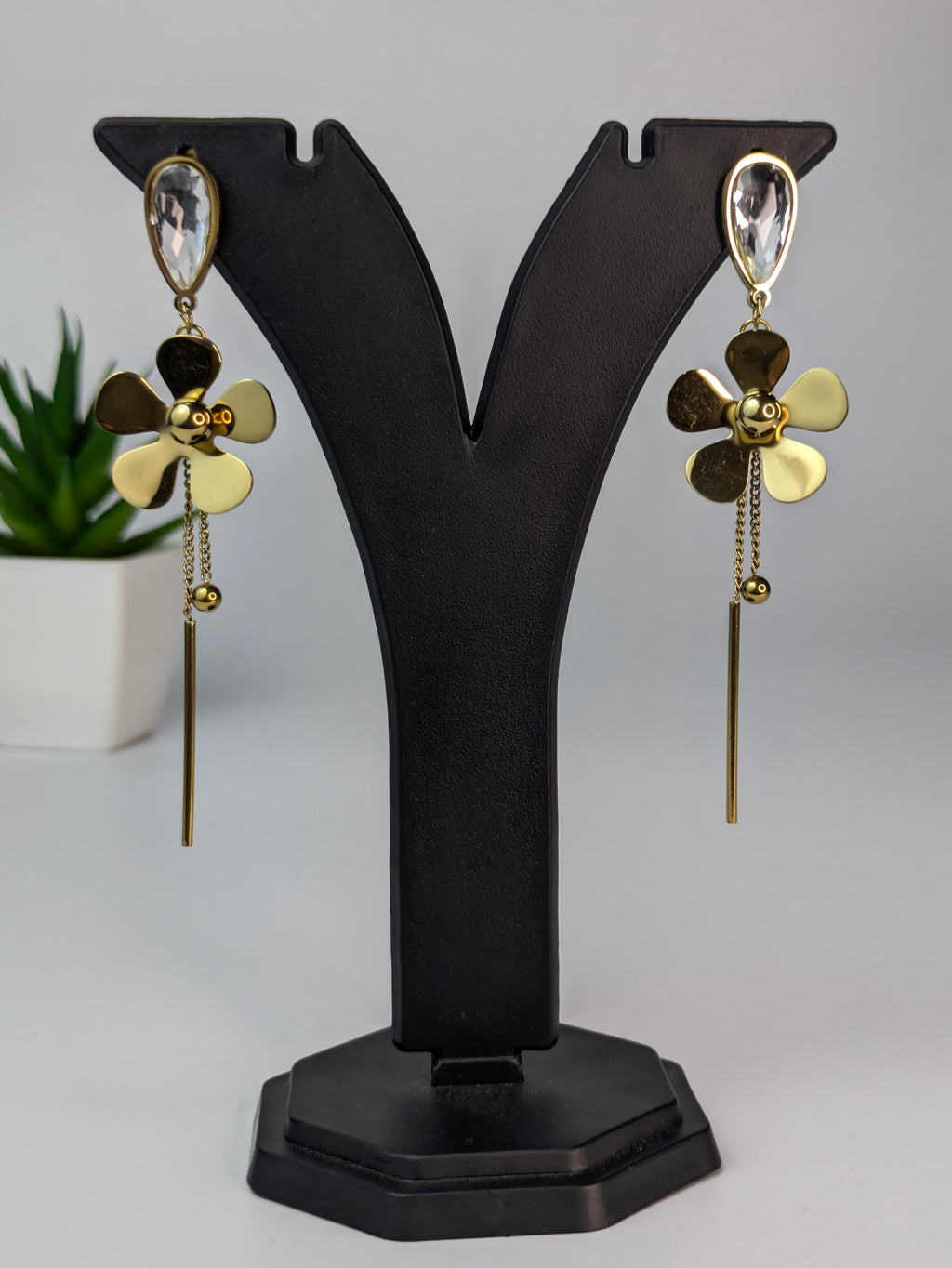 Flower drop earring
