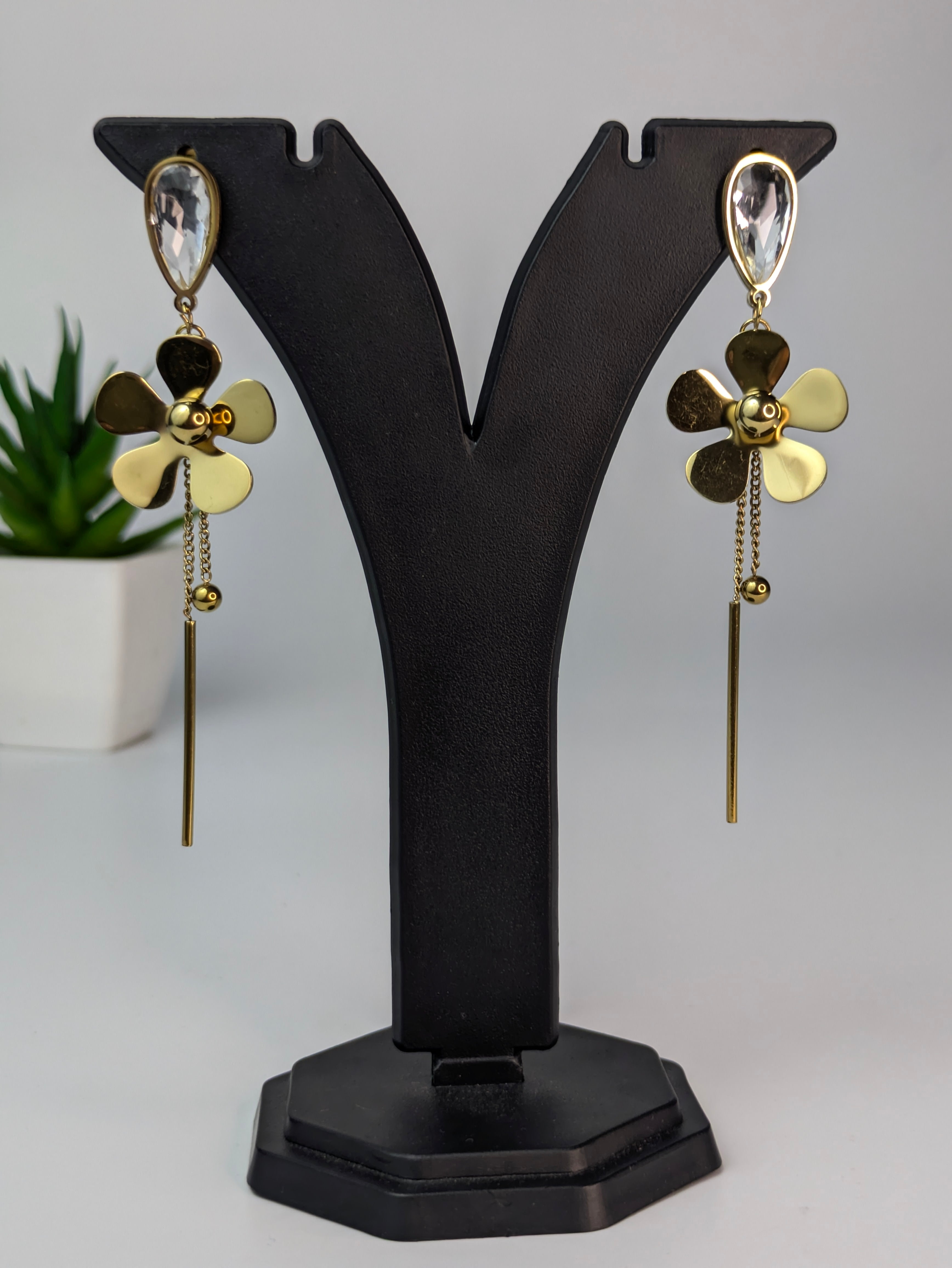 Flower drop earring
