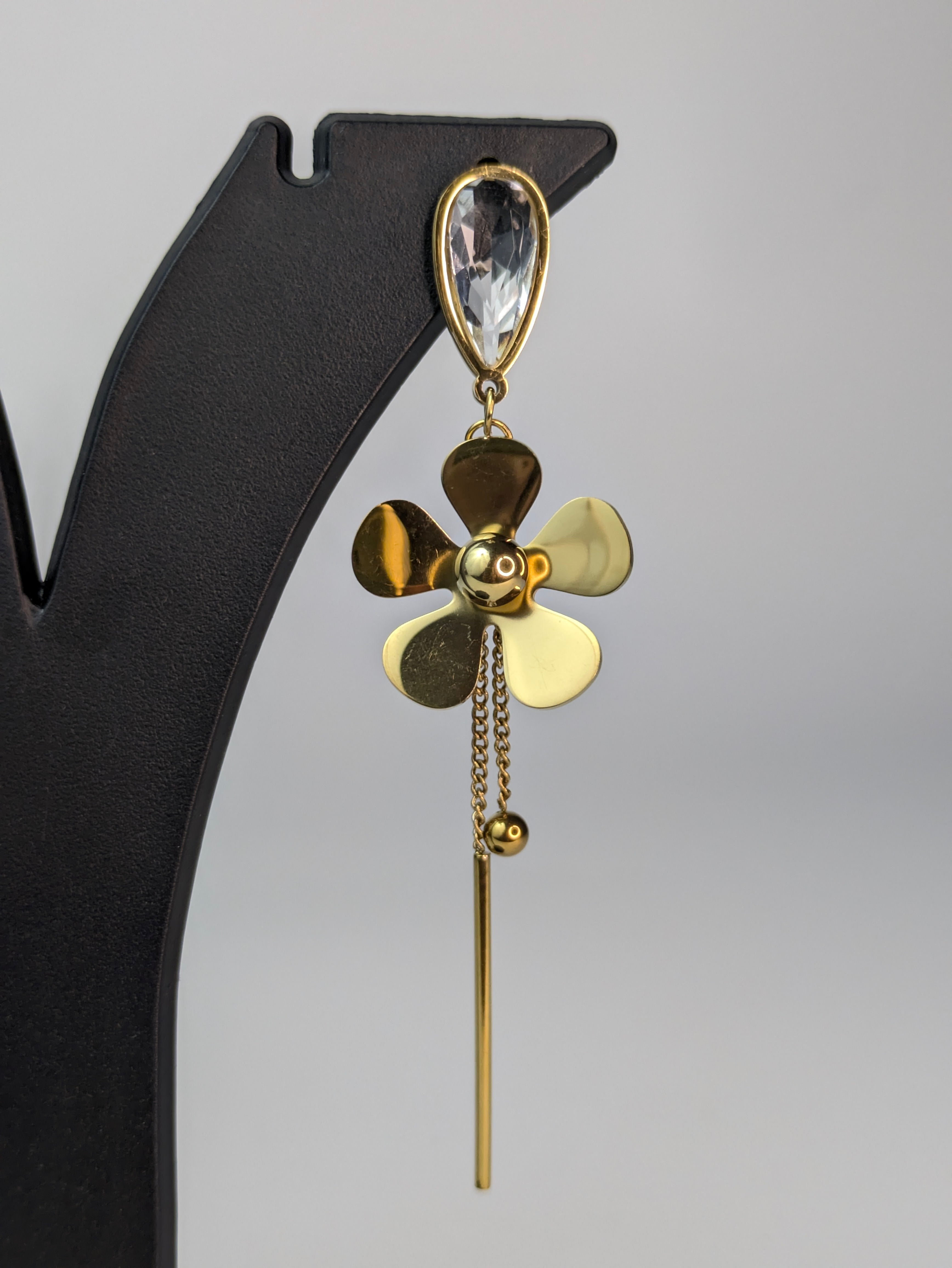 Flower drop earring