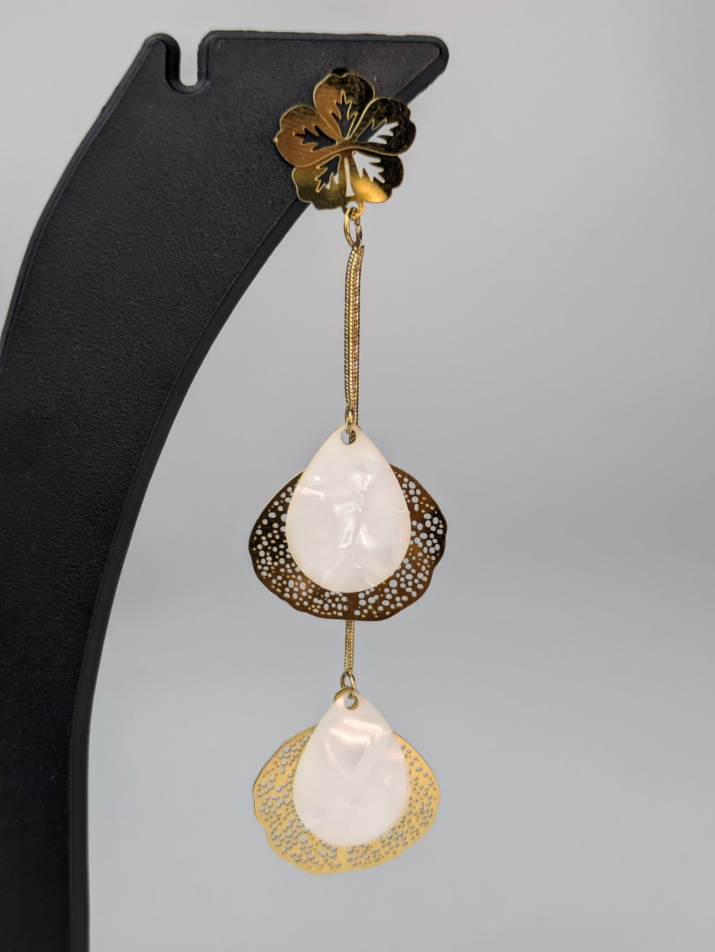 Disc drop earring