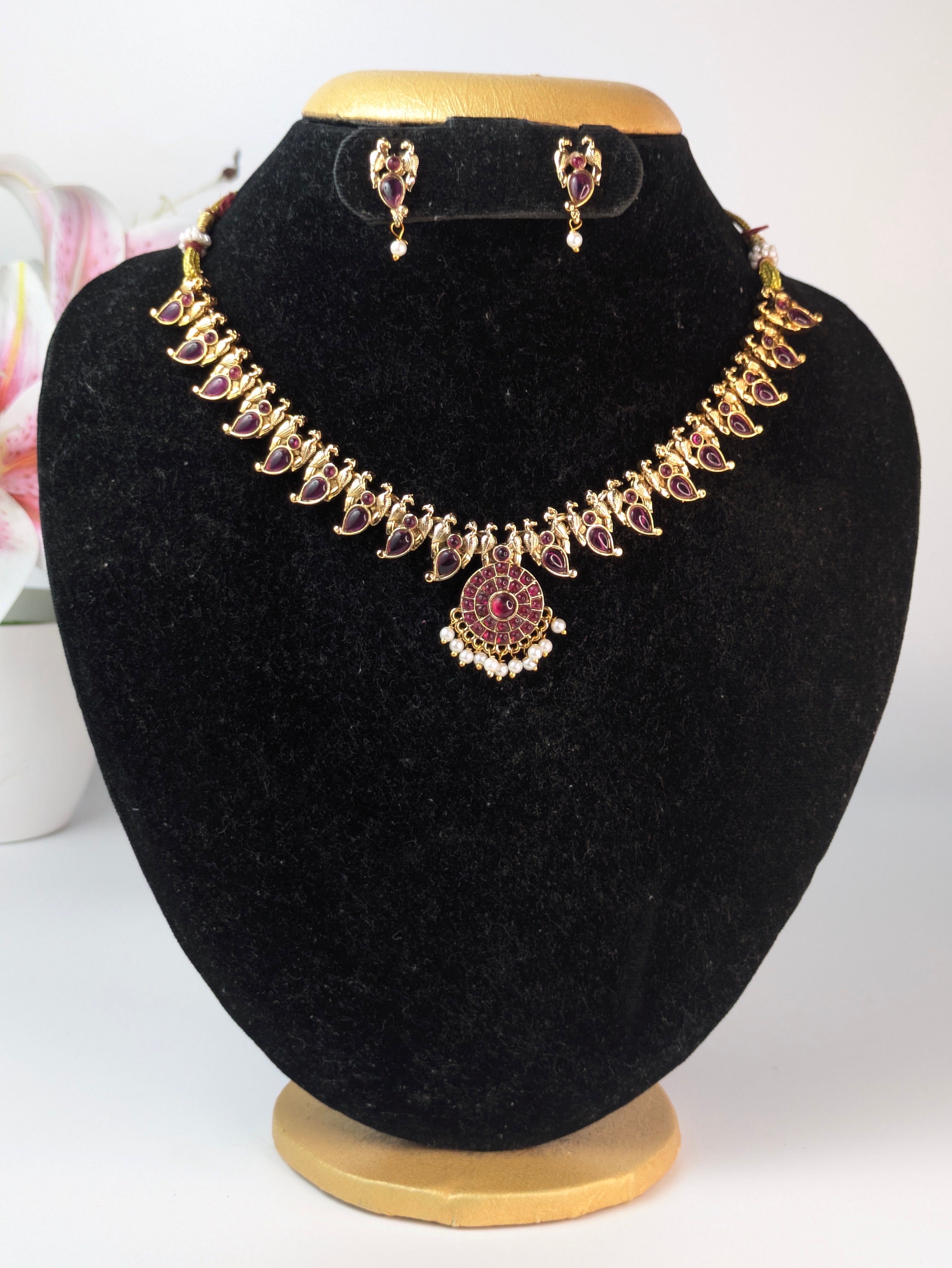 Kemp Parrot Necklace-Pink