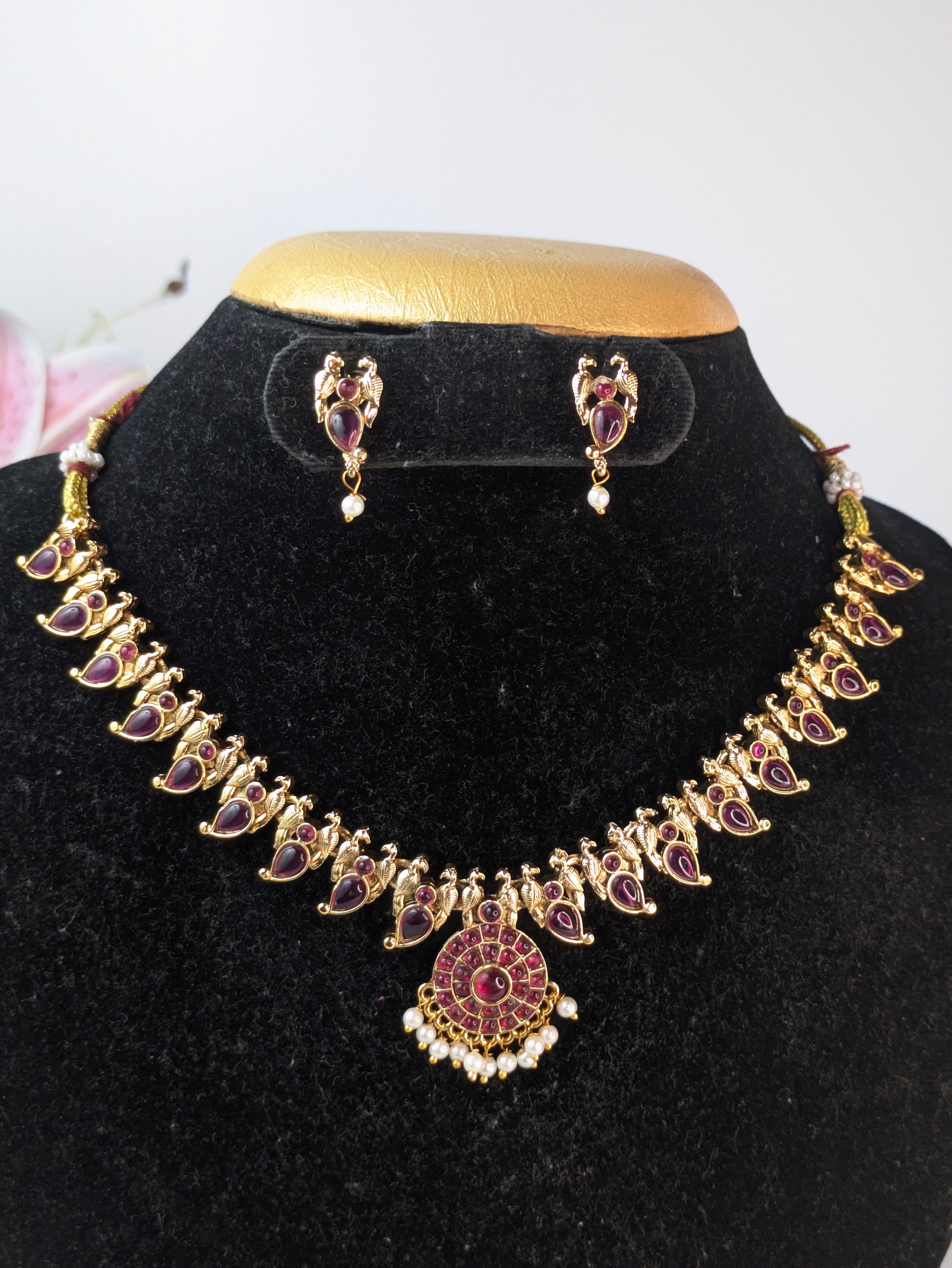 Kemp Parrot Necklace-Pink