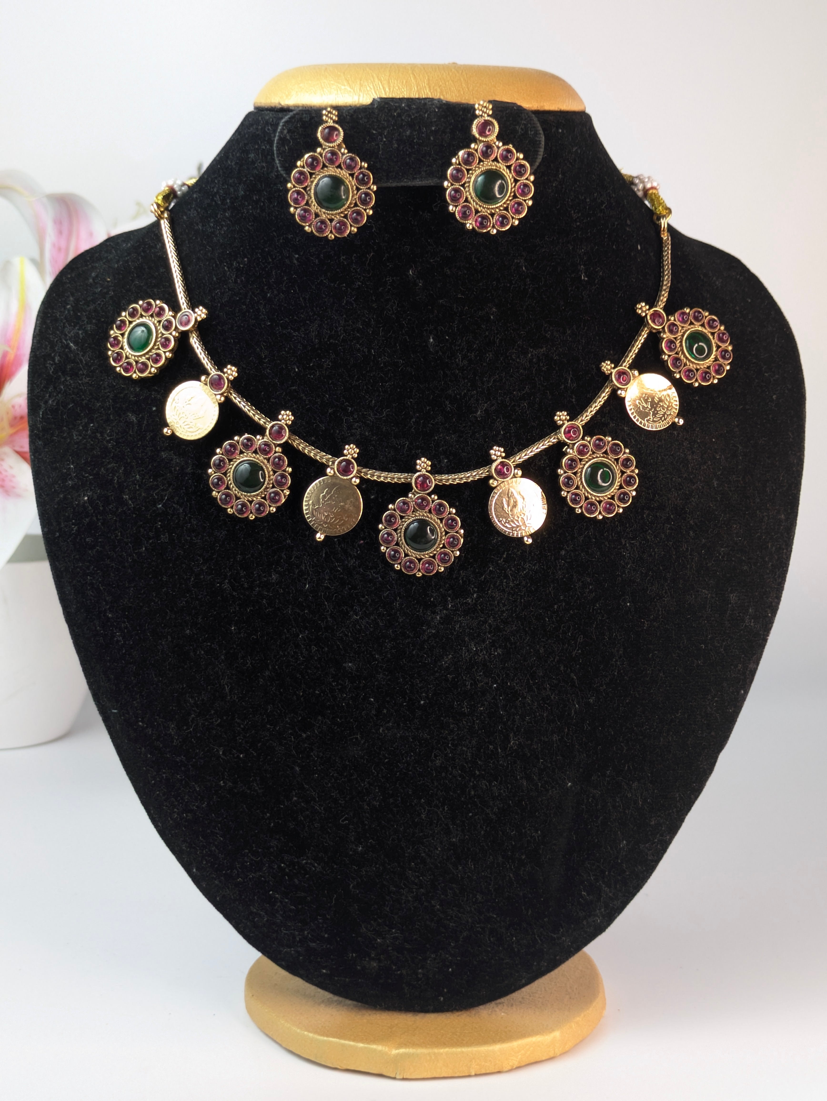Traditional South Indian Kasu-Kemp Fusion Necklace Set.