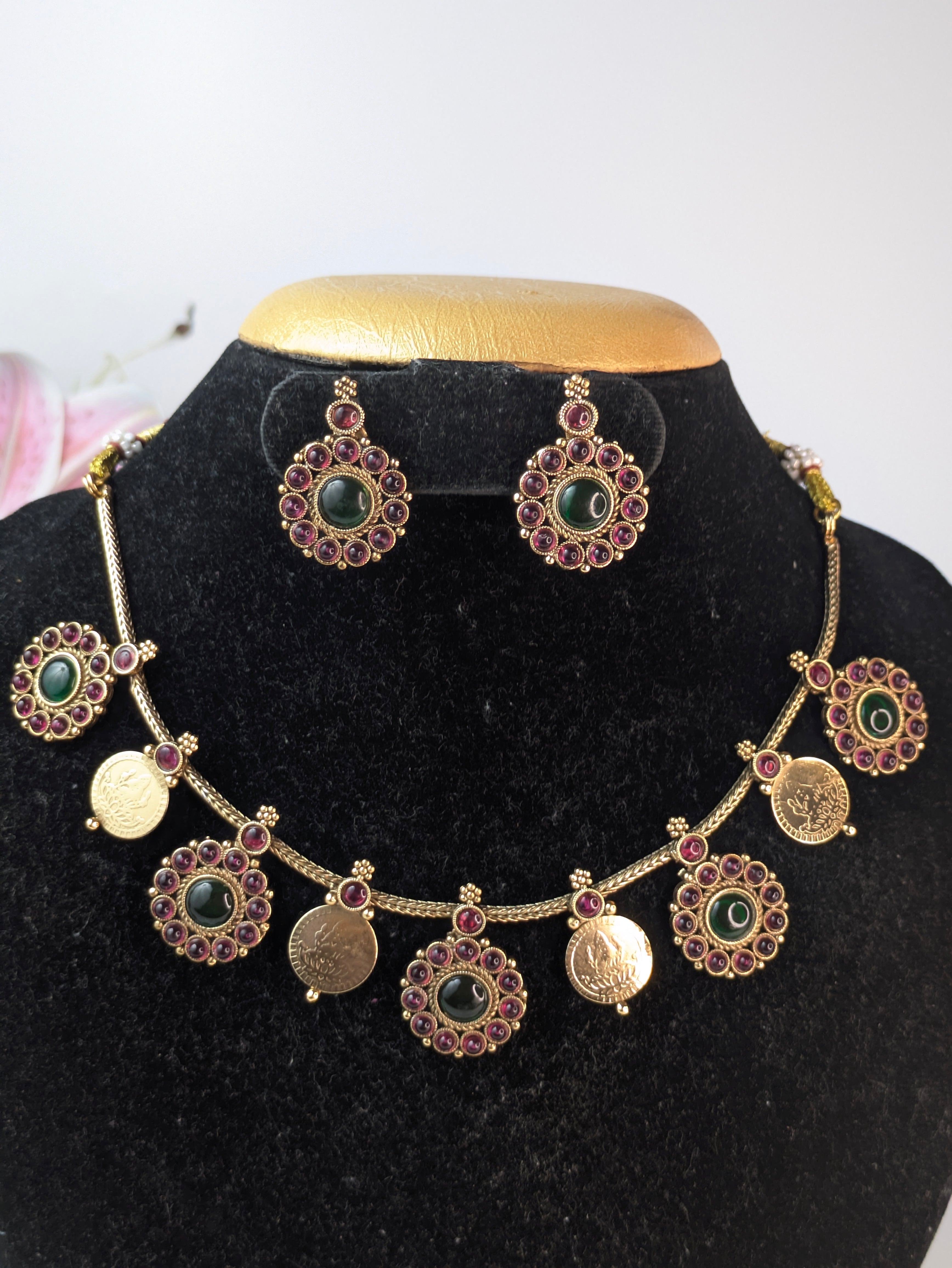 Traditional South Indian Kasu-Kemp Fusion Necklace Set.