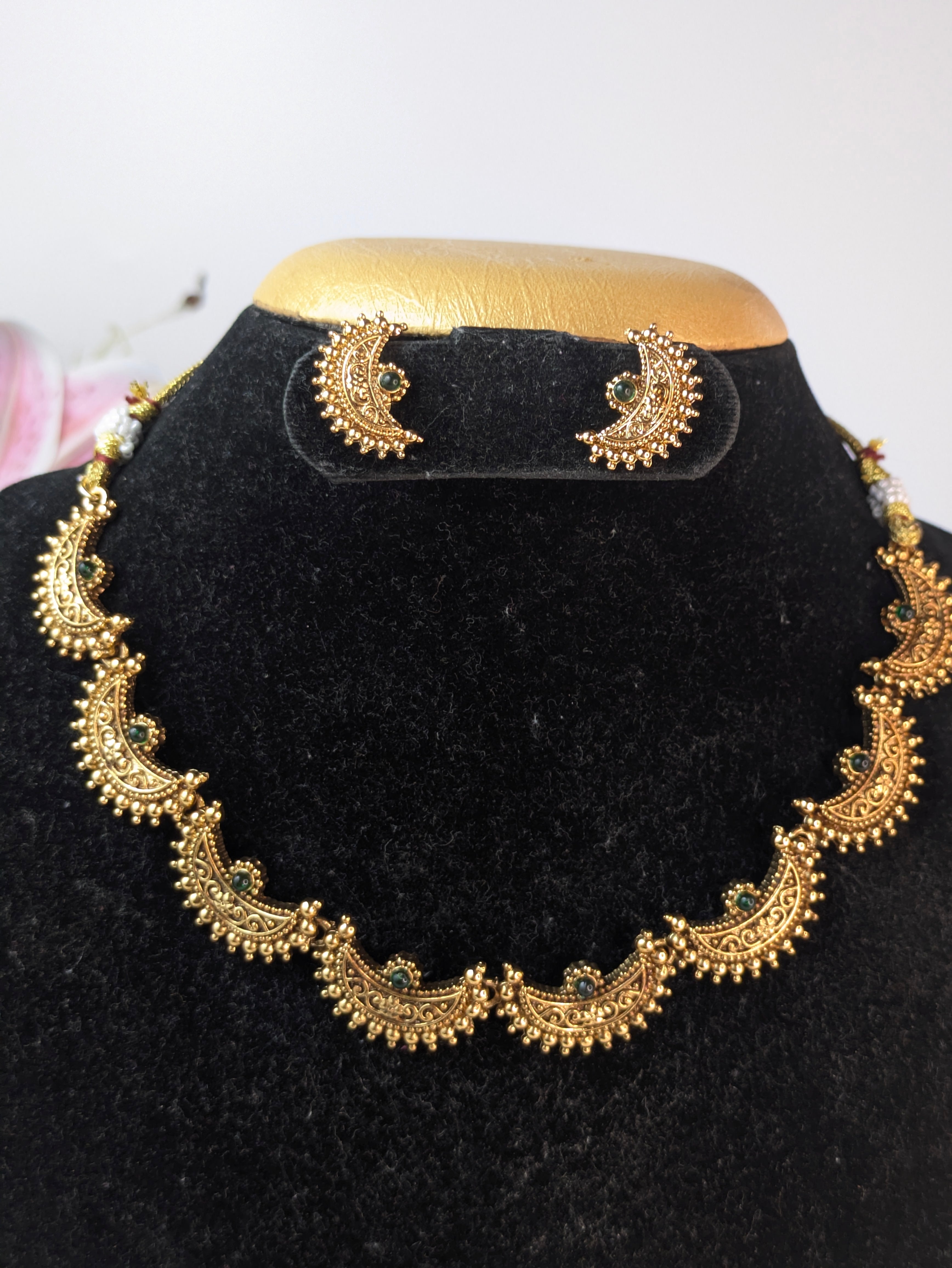 Half-Moon Design Antique Gold Necklace Set