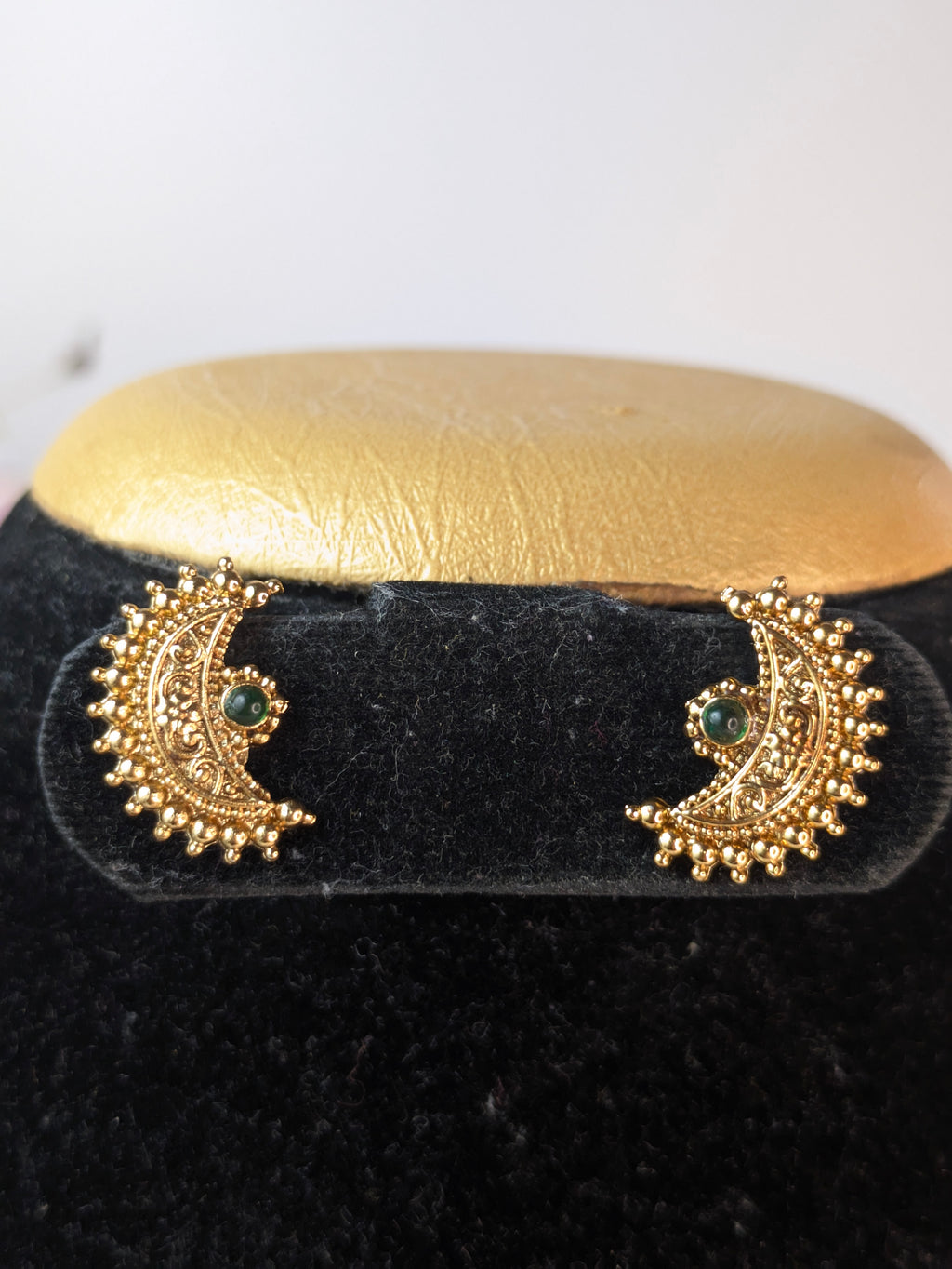Half-Moon Design Antique Gold Necklace Set