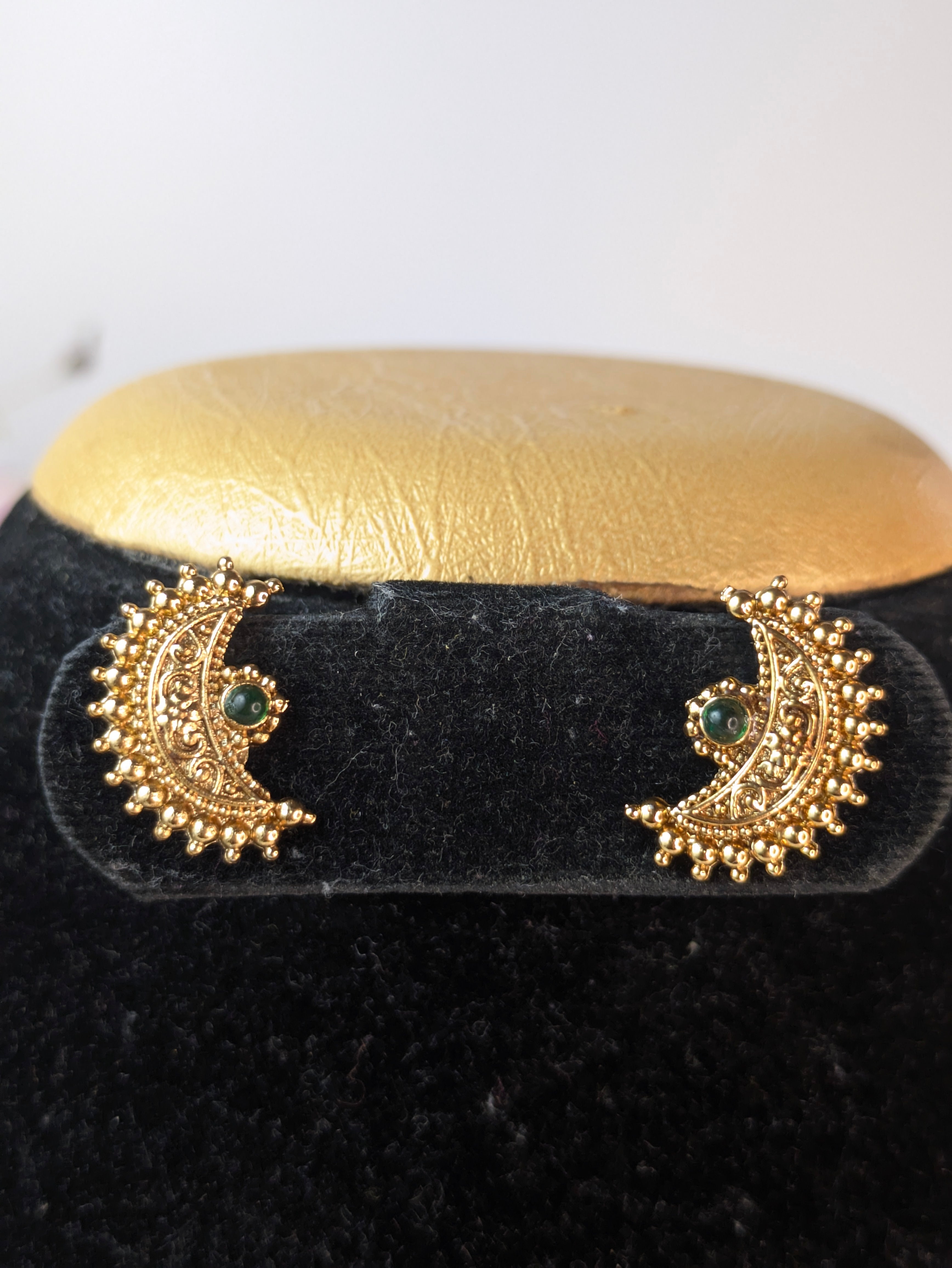 Half-Moon Design Antique Gold Necklace Set