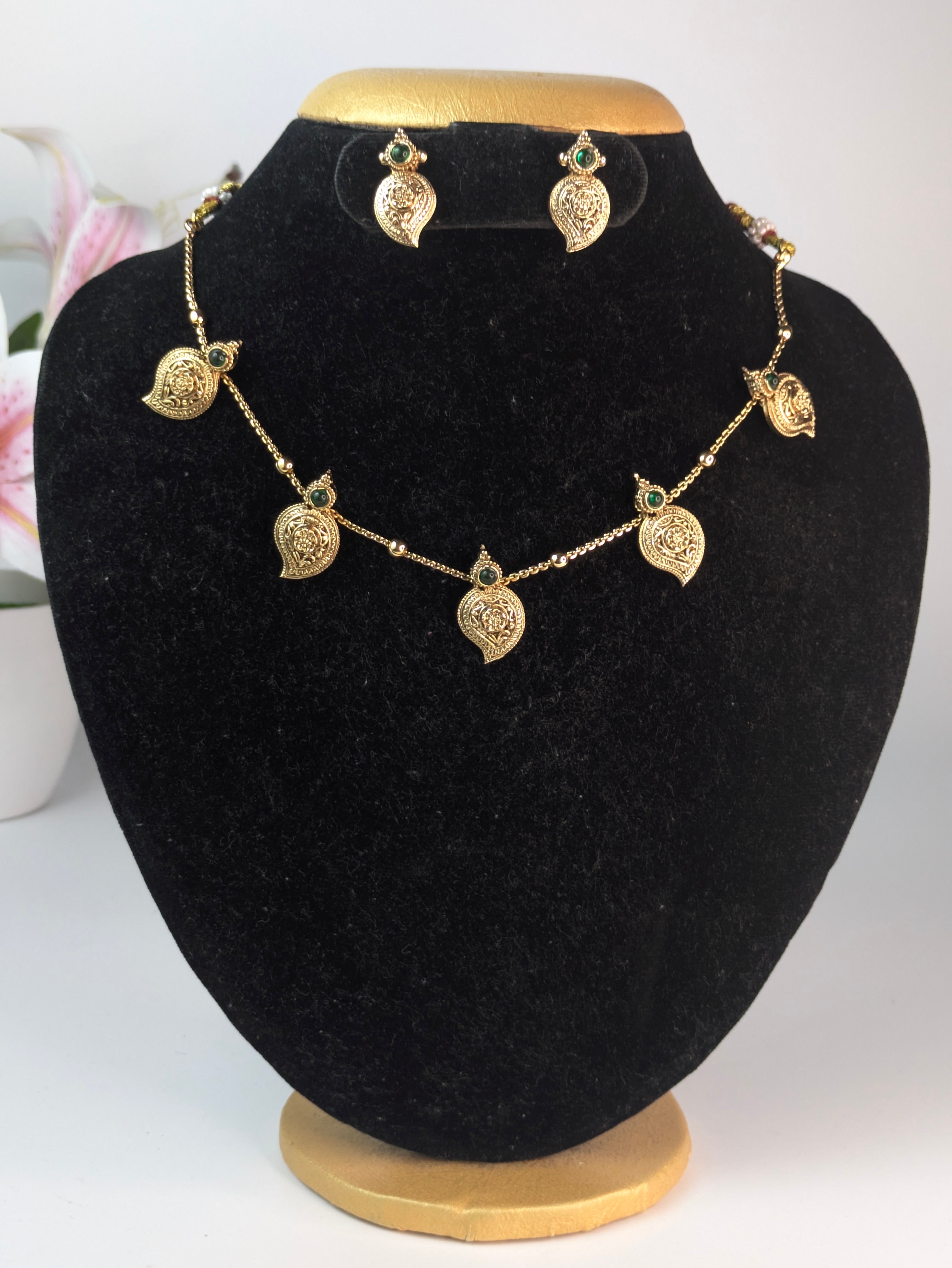 Mango Invisible Chain Necklace Set