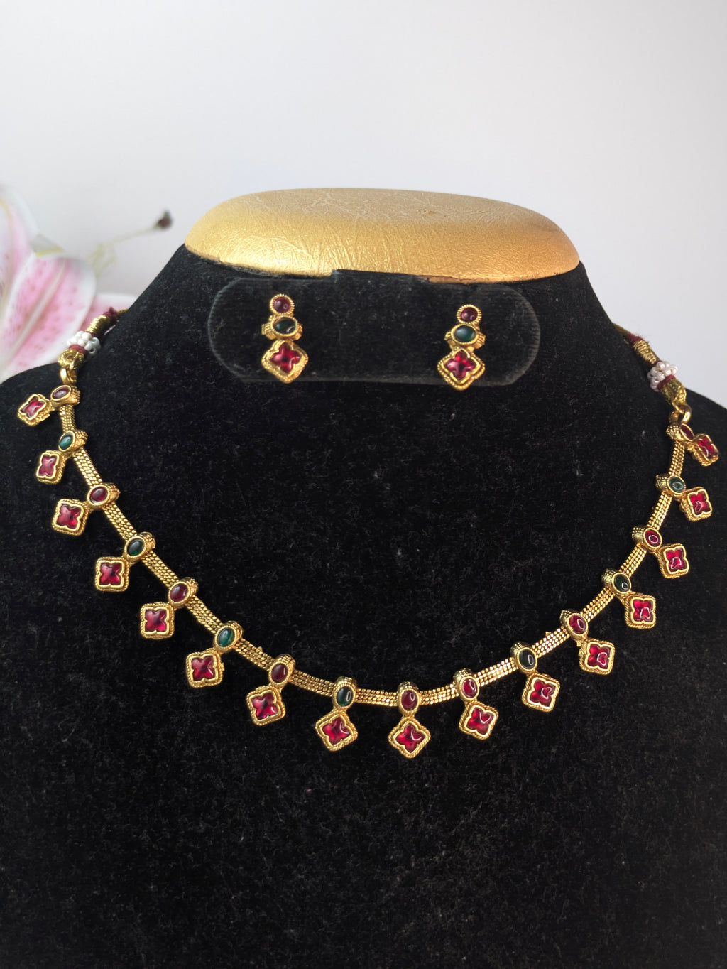 Kemp Stone-Studded Floral Necklace Set